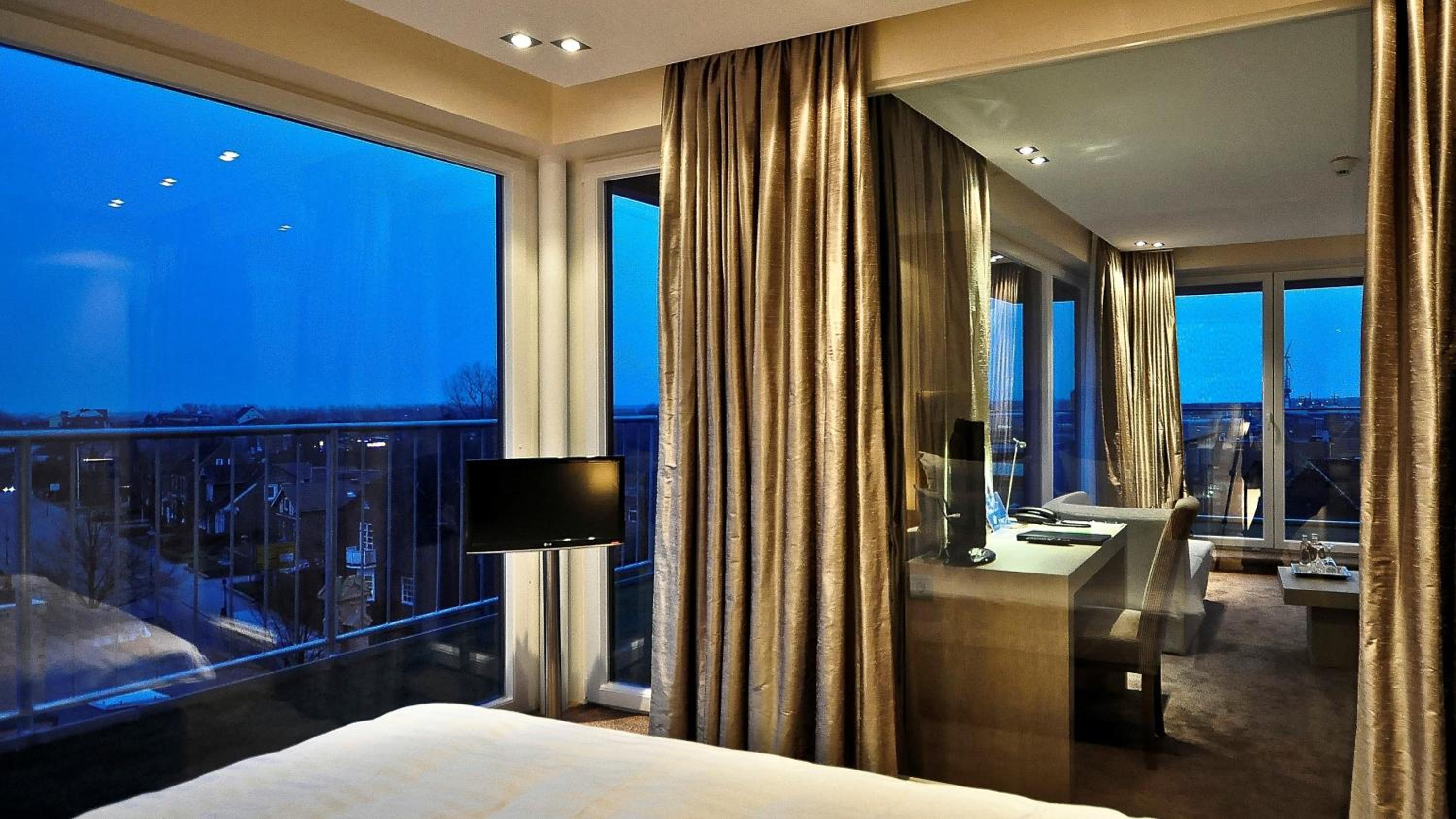 Panorama Suite with Balcony "AndMoreSuite+View"