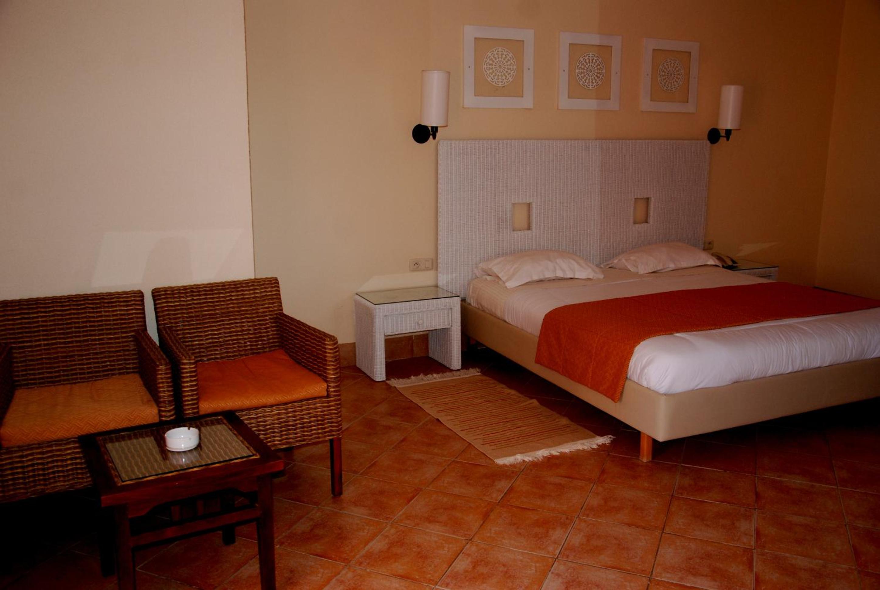 Triple Room (2 Adults + 1 Child) photo 2