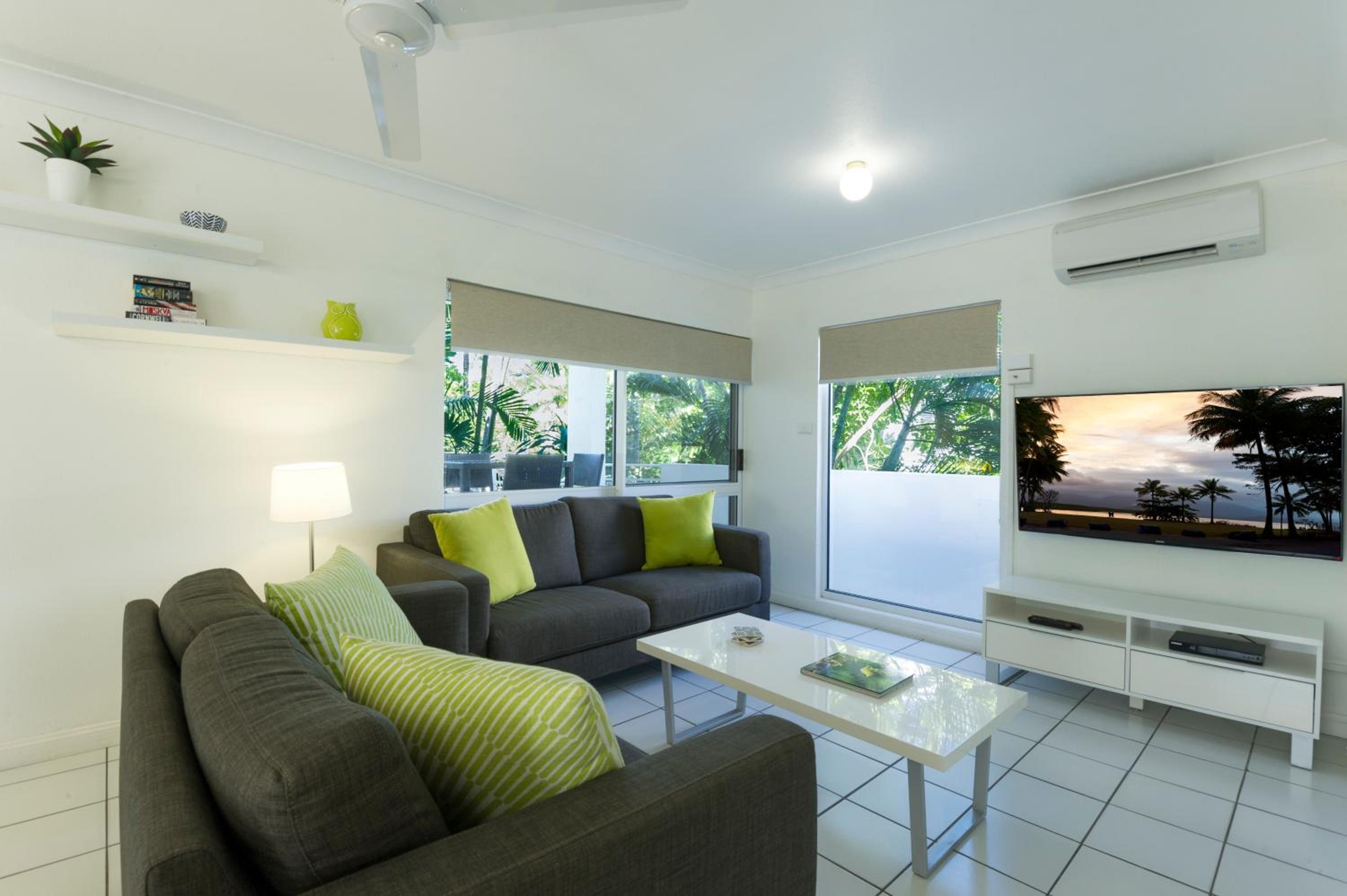 Two Bedroom, One Bathroom Apartment with Balcony/Patio, photo 6
