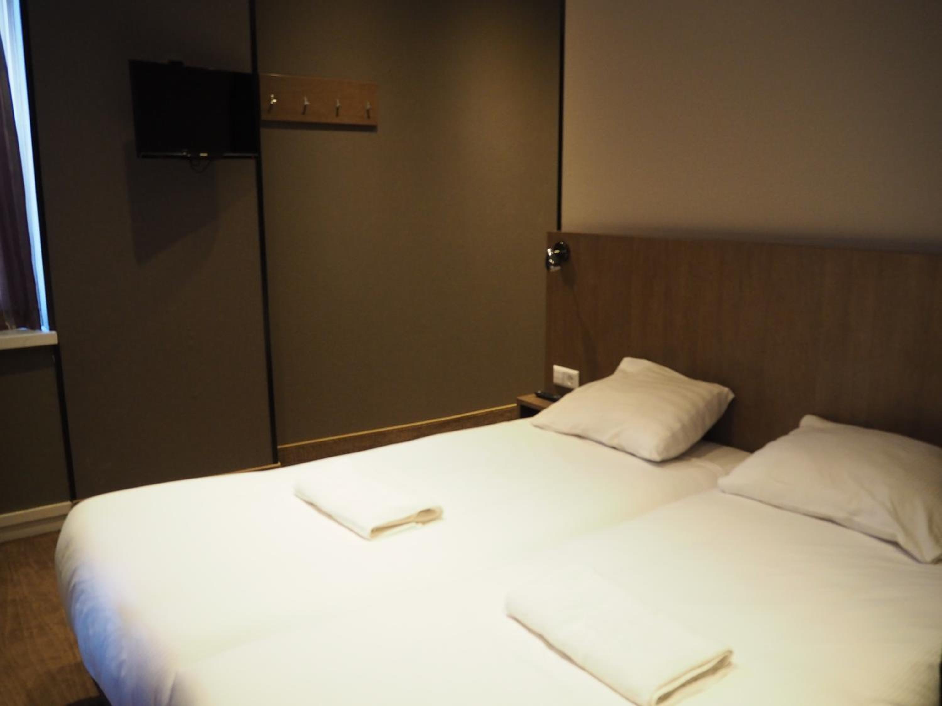 Standard Twin Room photo 2