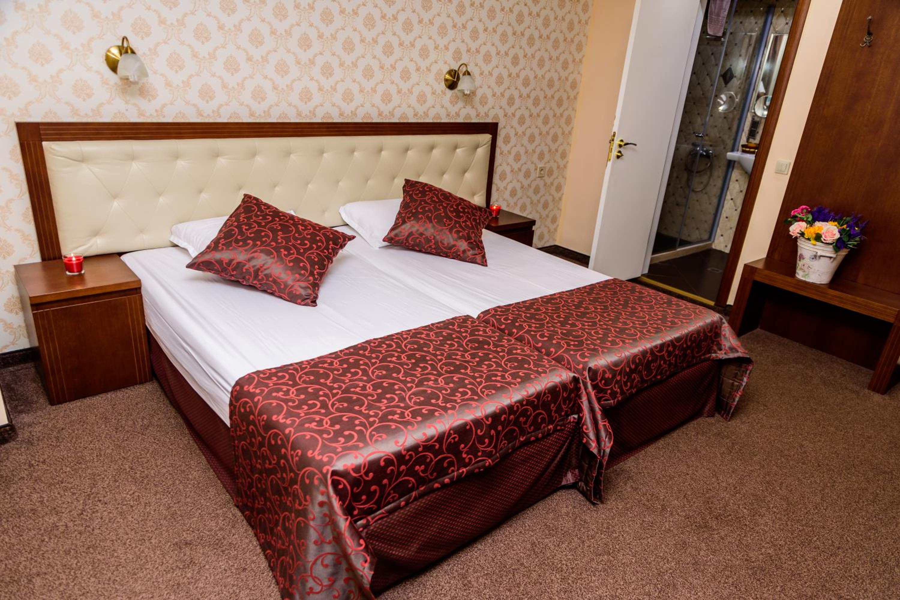Double Room with Balcony - Photo 1