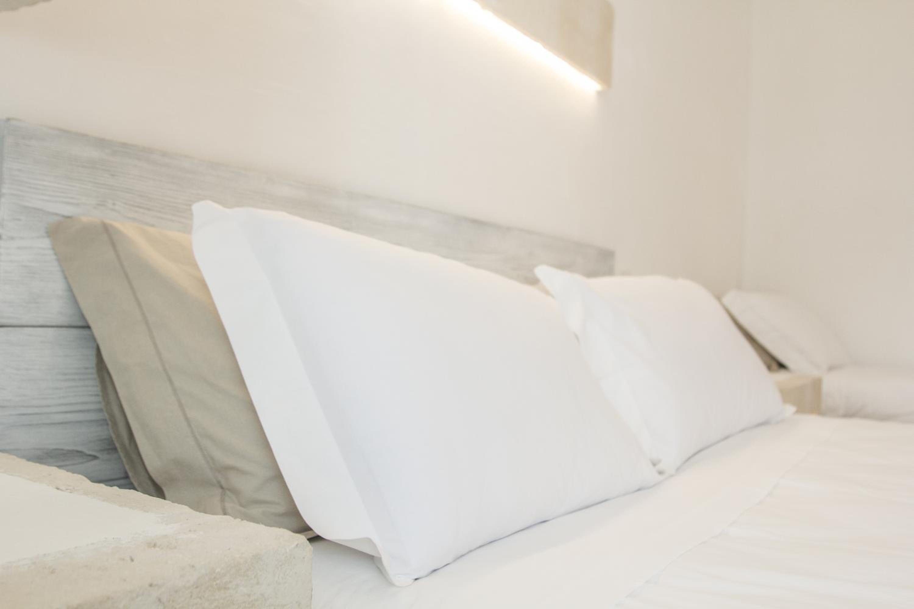 Deluxe Double Room - Photo 8