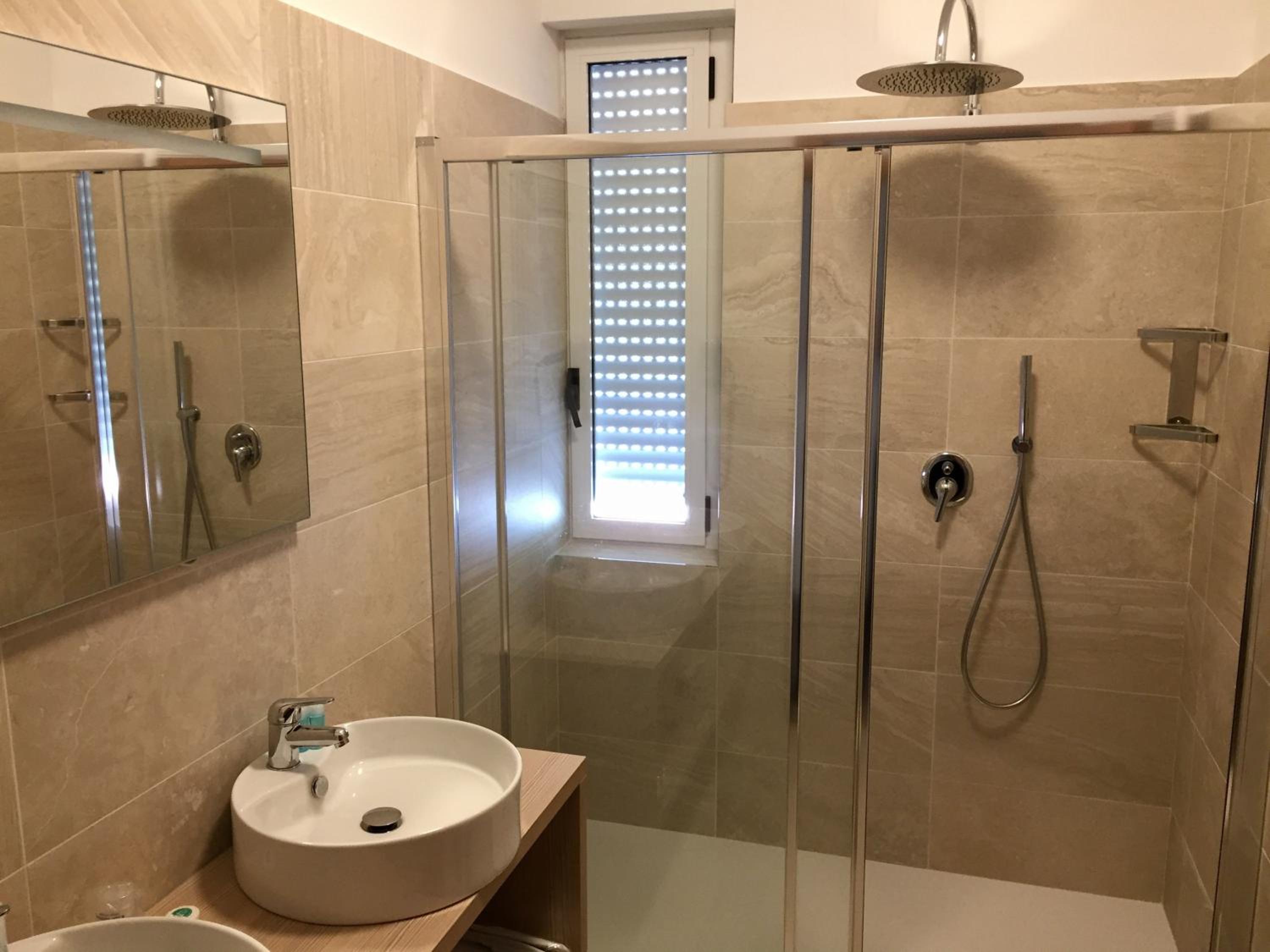 Suite with Balcony and Lake View photo 3