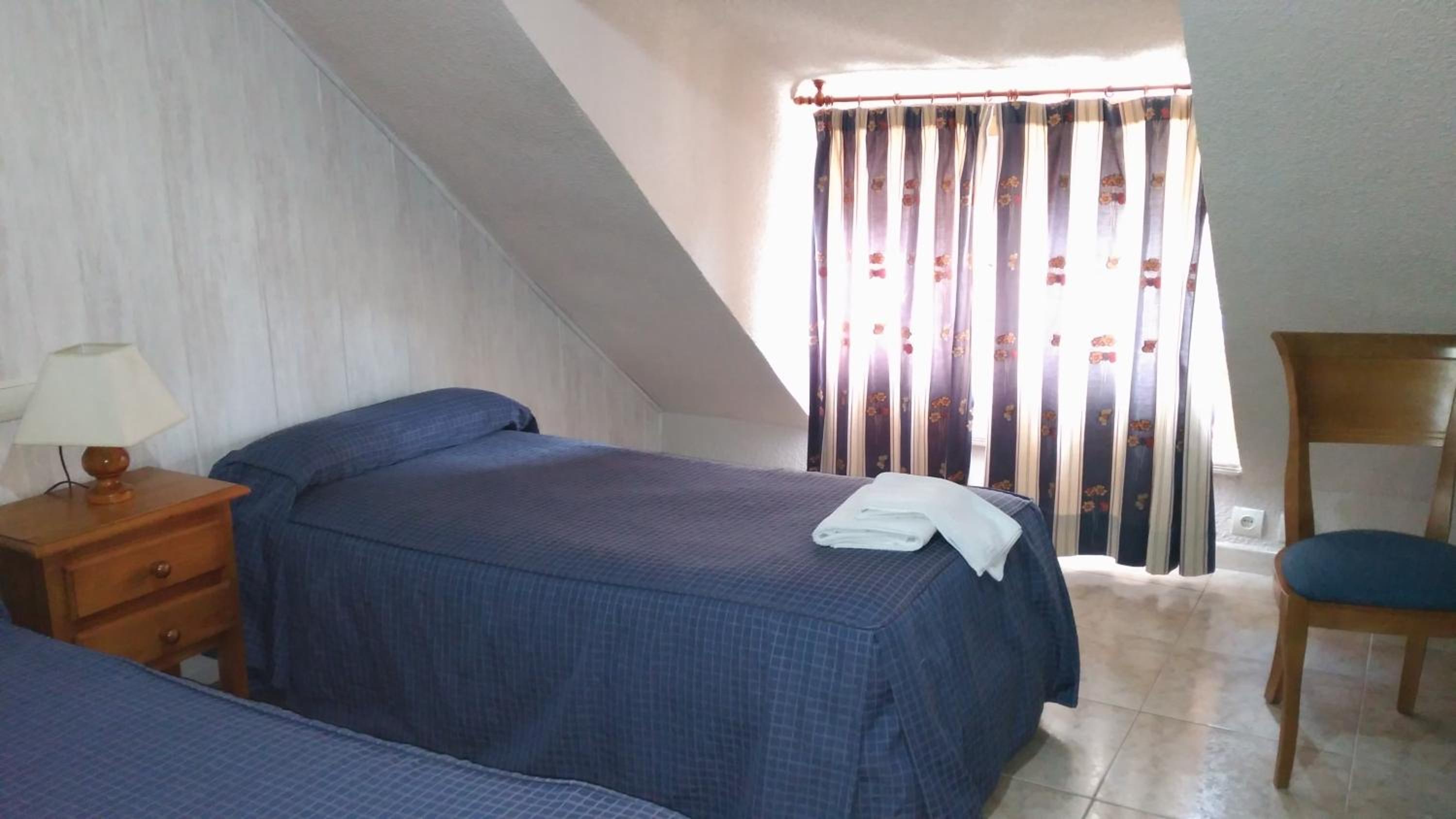 Habitación Doble o con Dos Camas con Baño Compartido