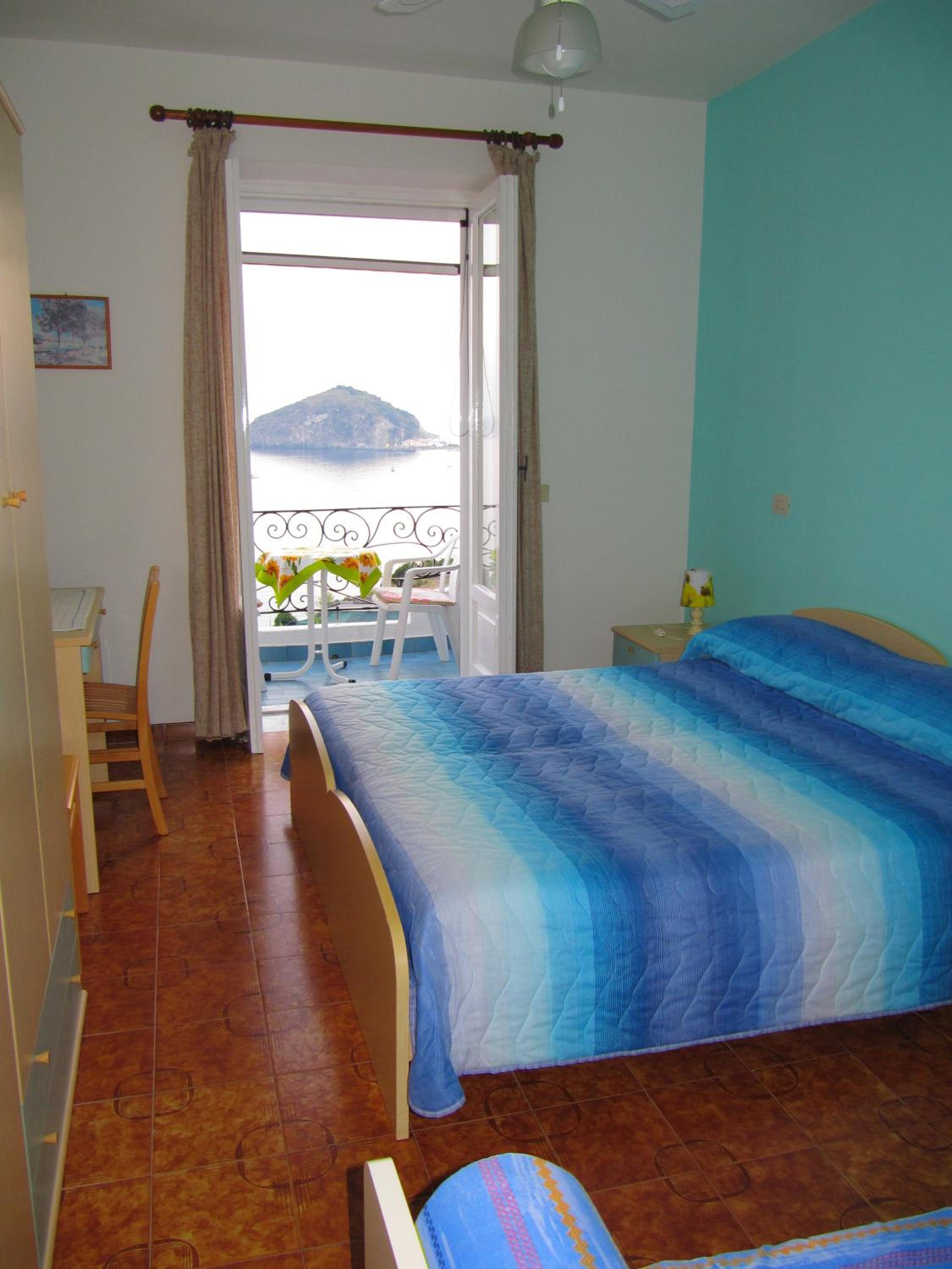 Double or Twin Room with Sea View photo 1