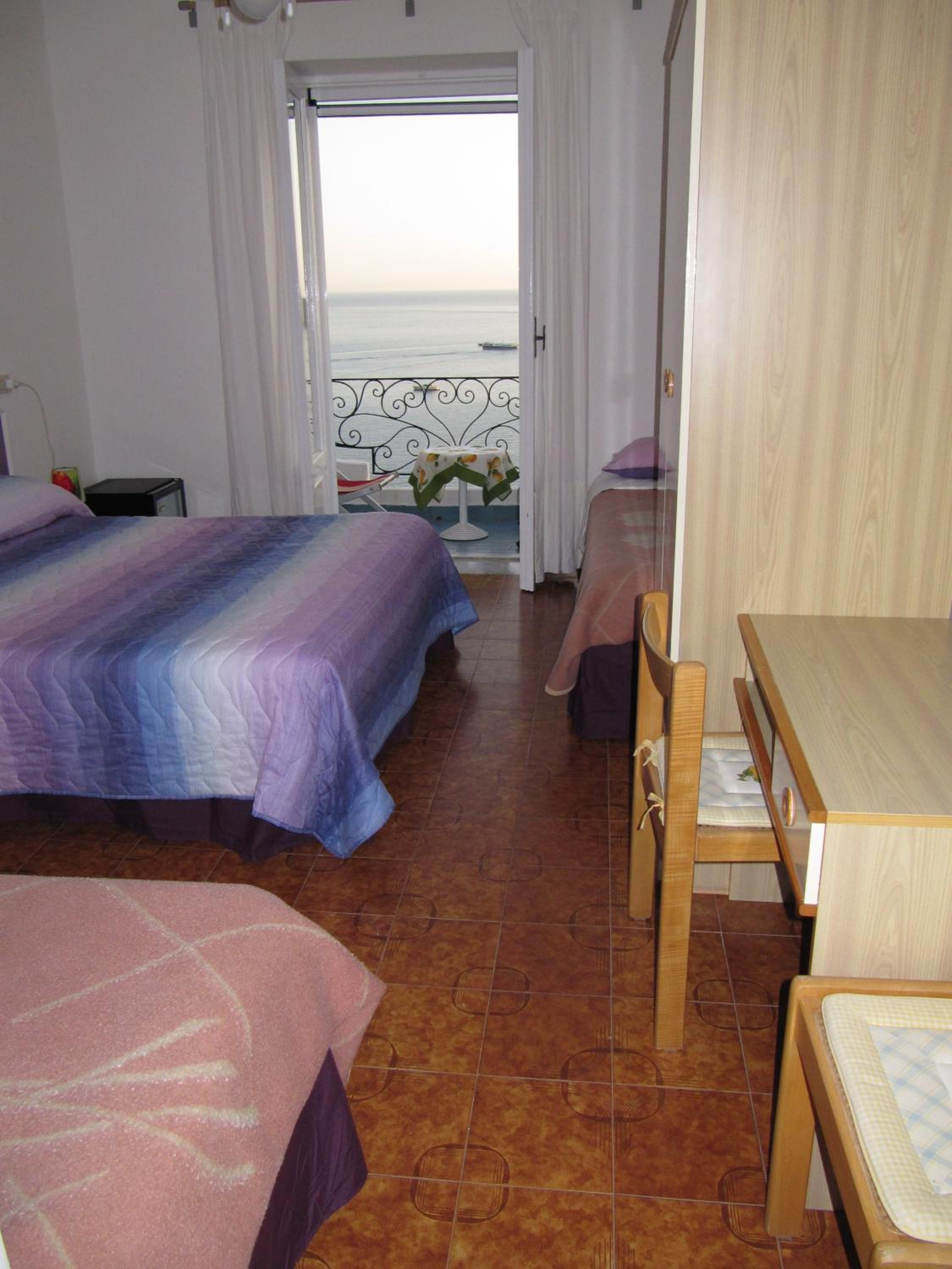 Quadruple Room with Sea View photo 1