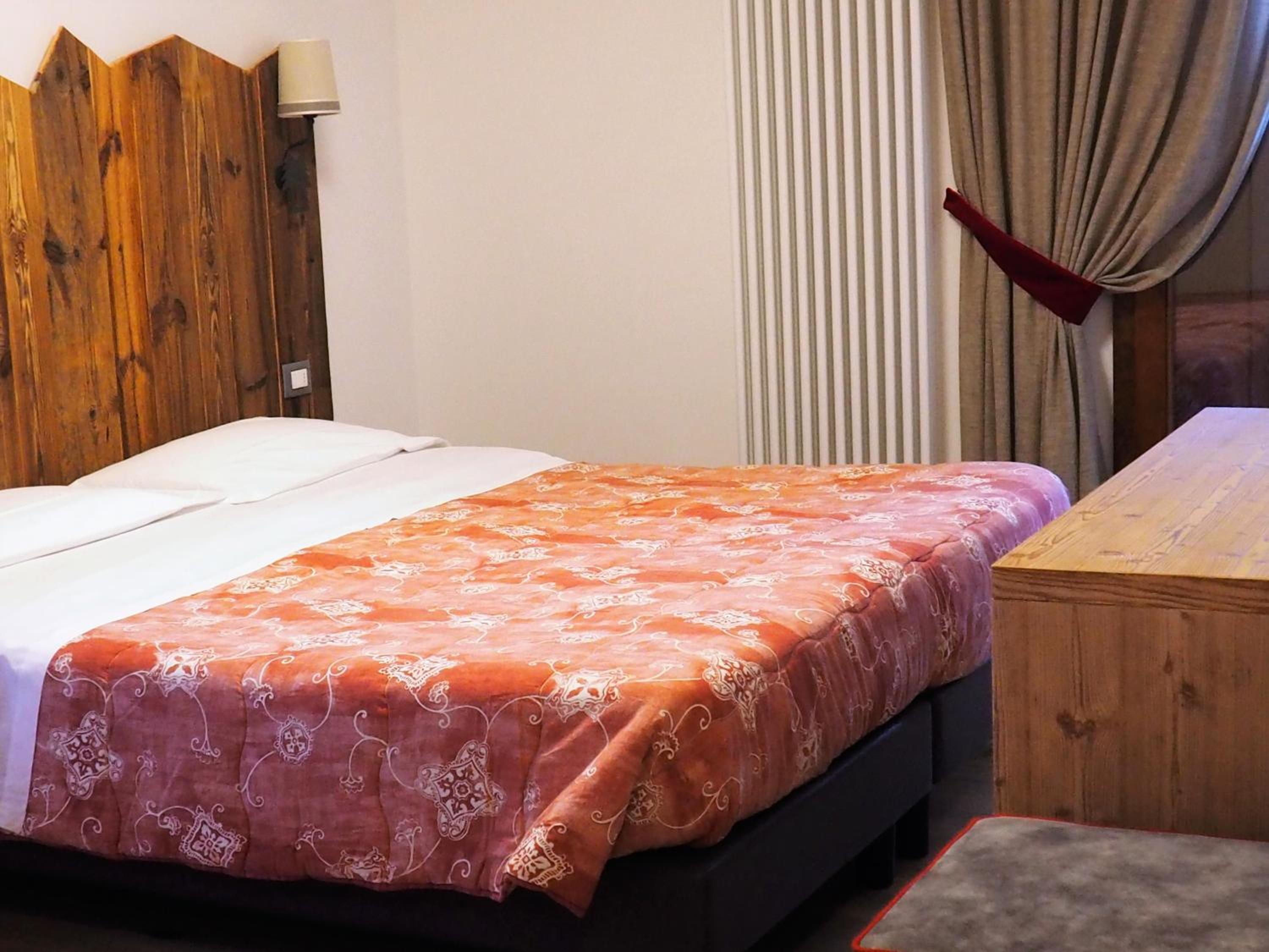 Double or Twin Room - Photo 3