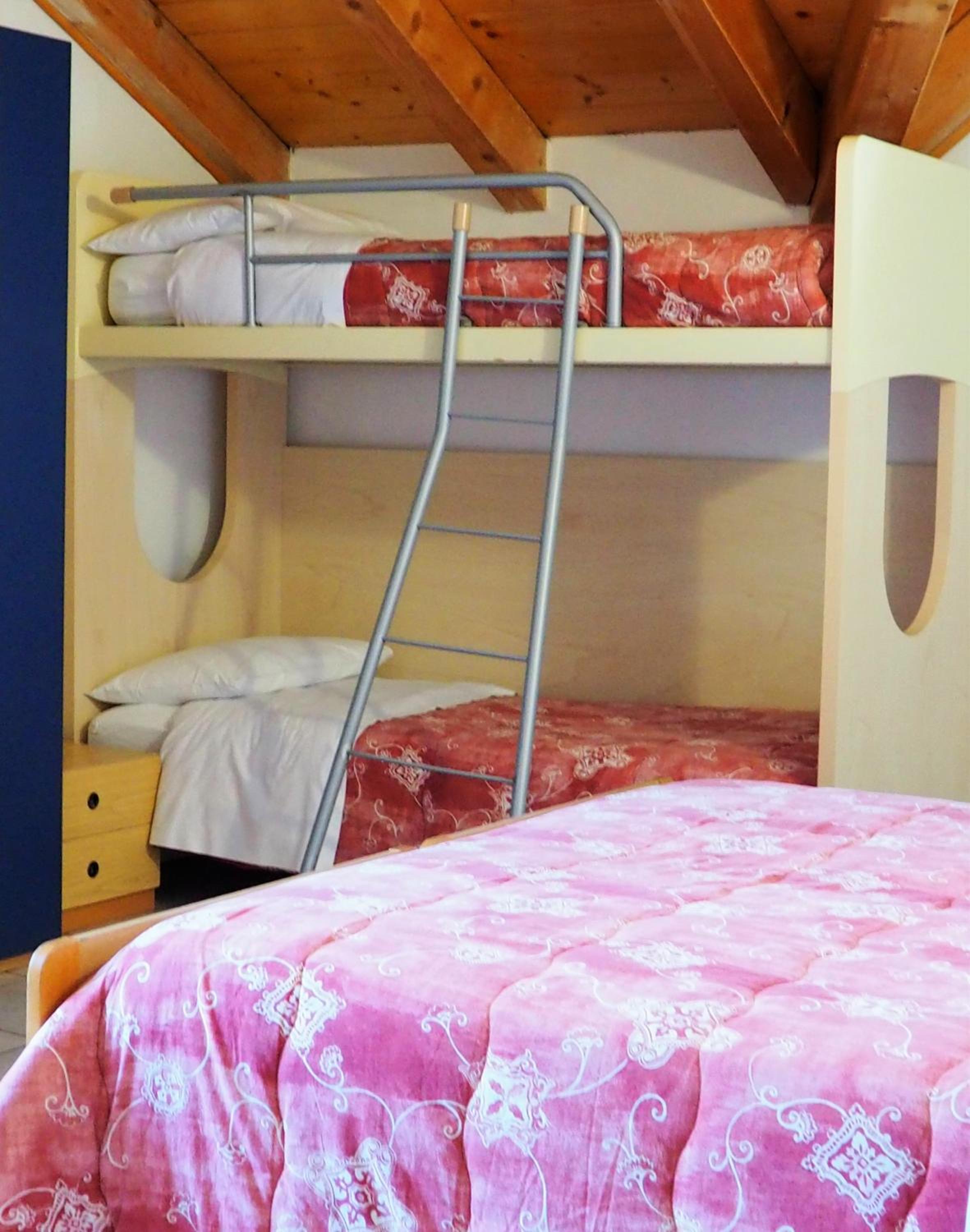Quadruple Room - Photo 1