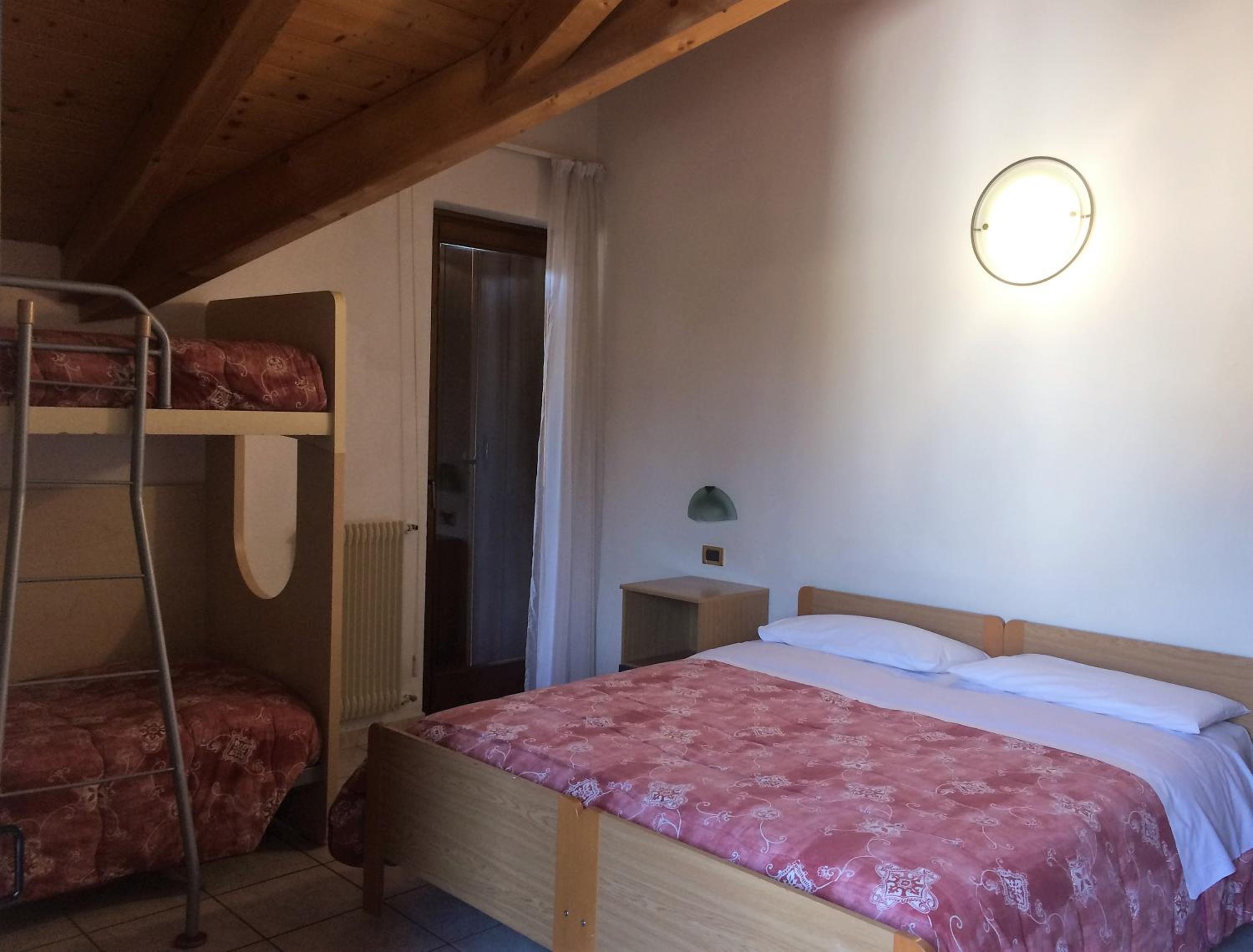Quadruple Room - Photo 4