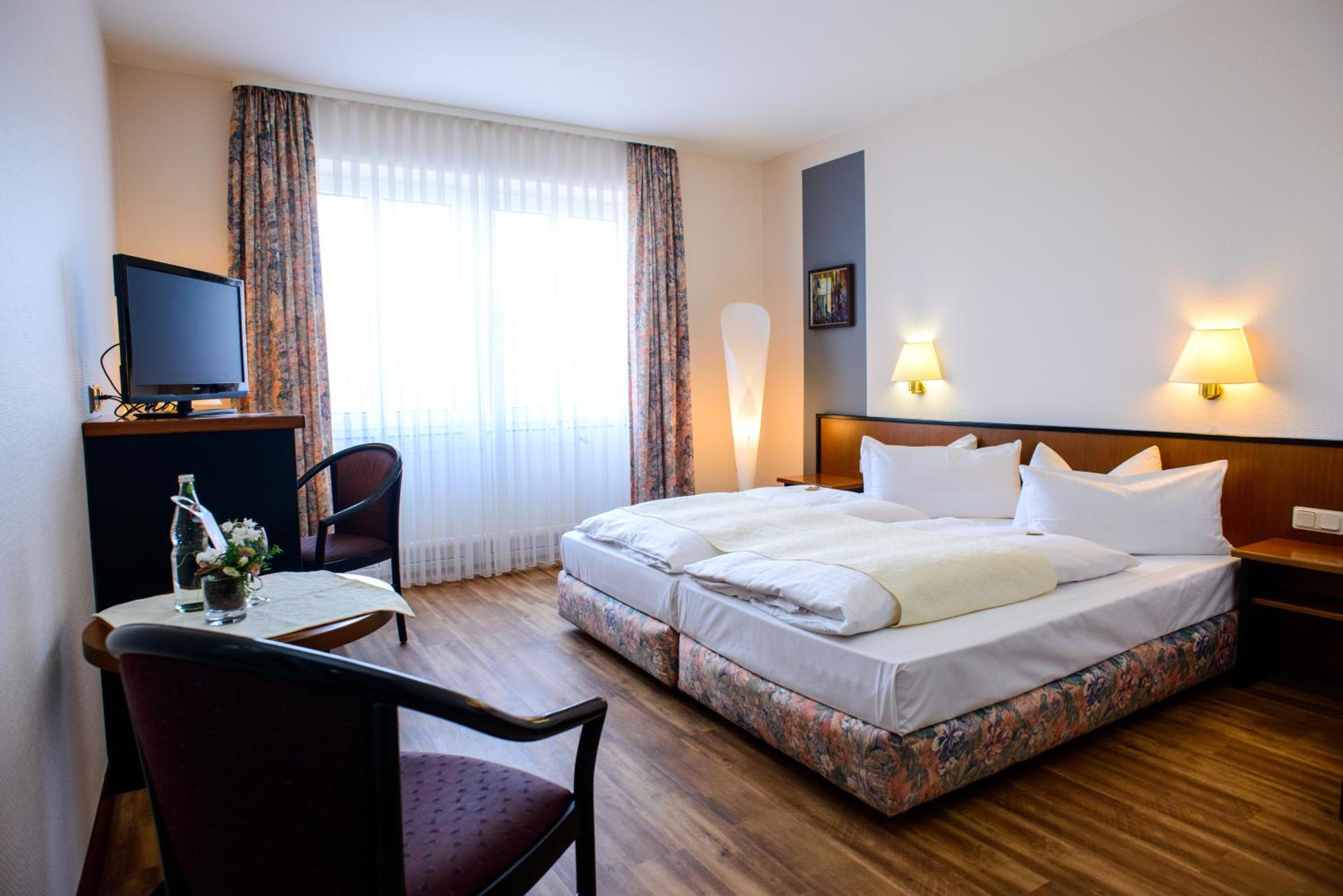 Double or Twin Room photo 3