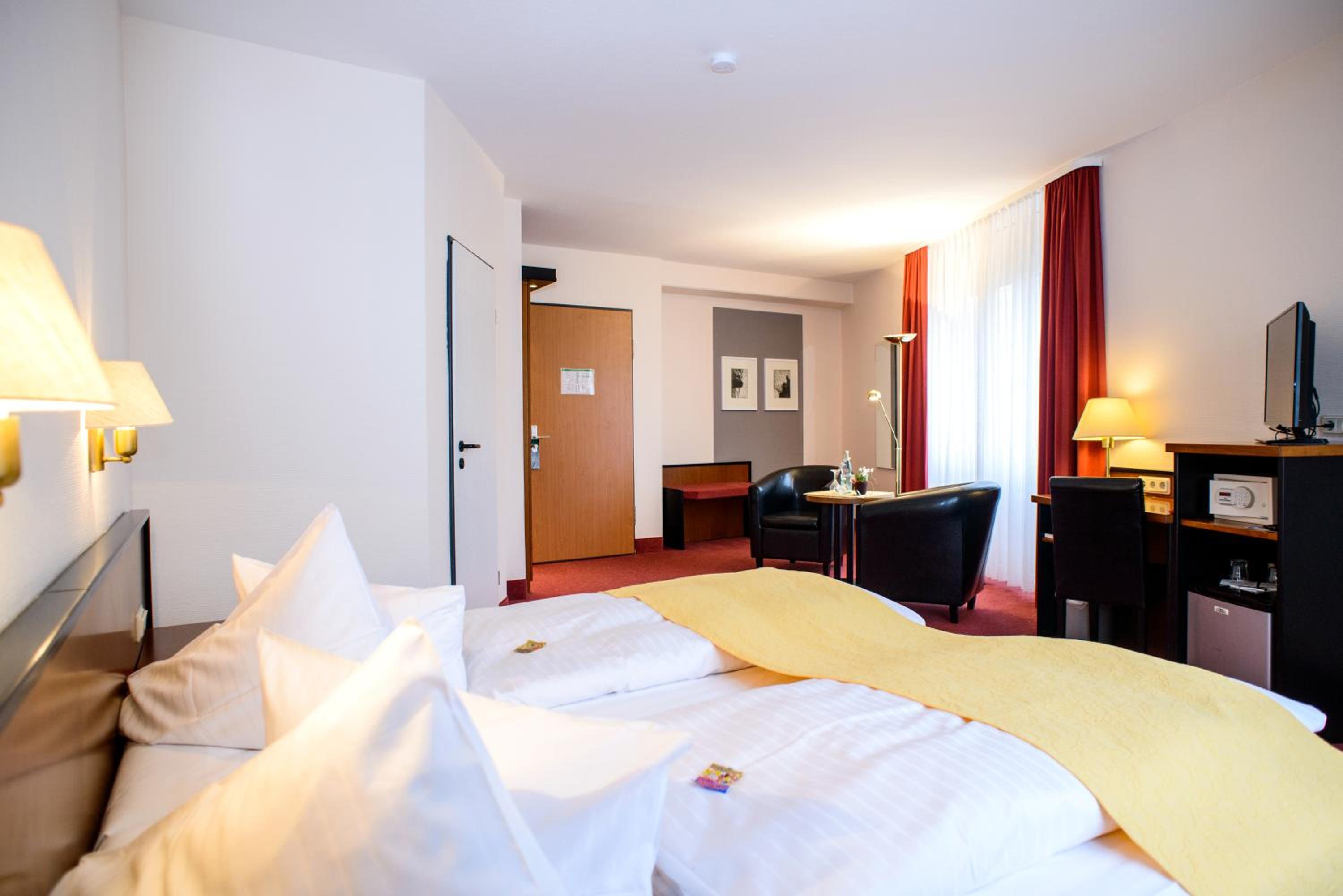 Standard Double or Twin Room photo 3