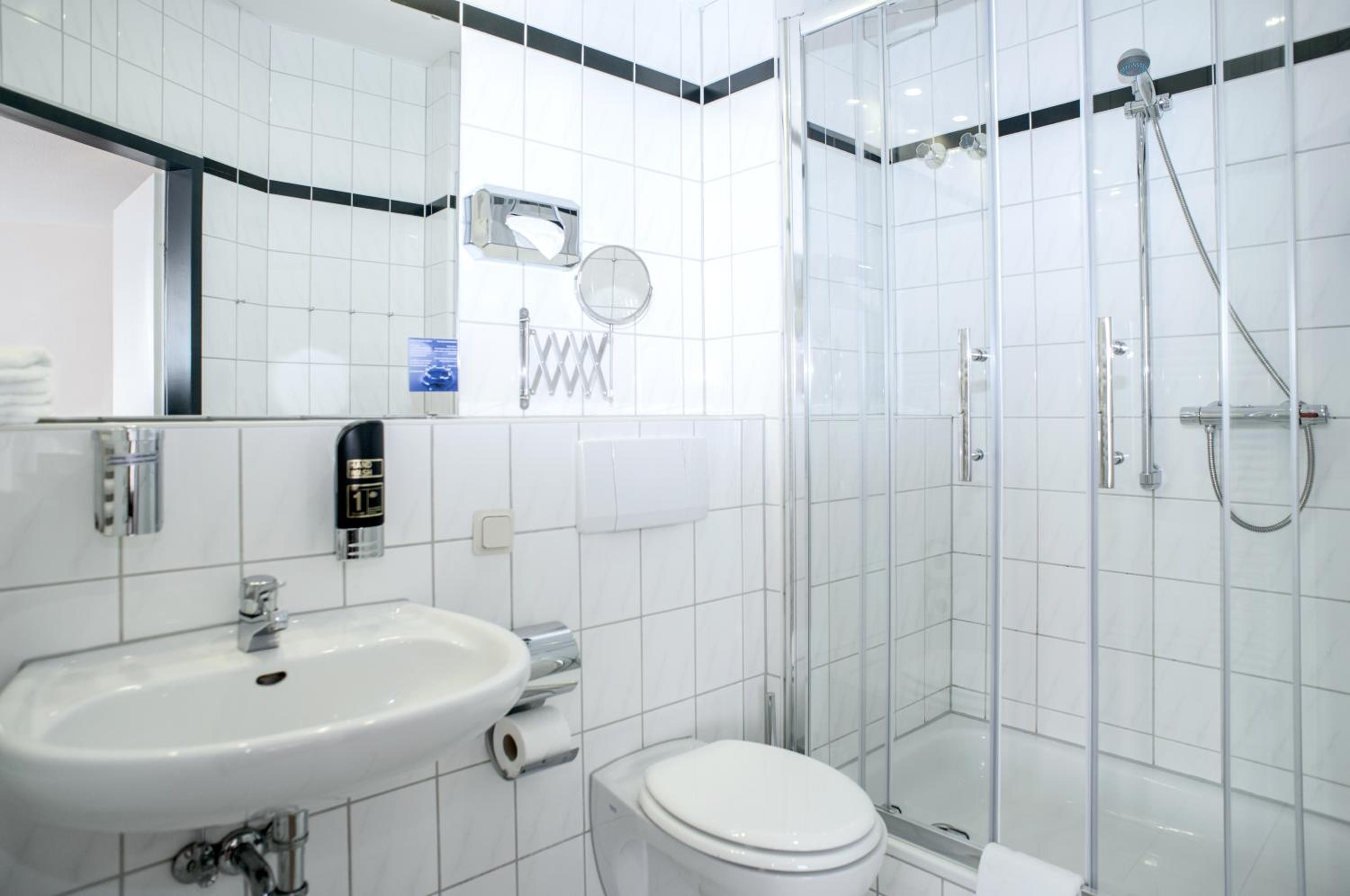 Standard Double or Twin Room photo 2