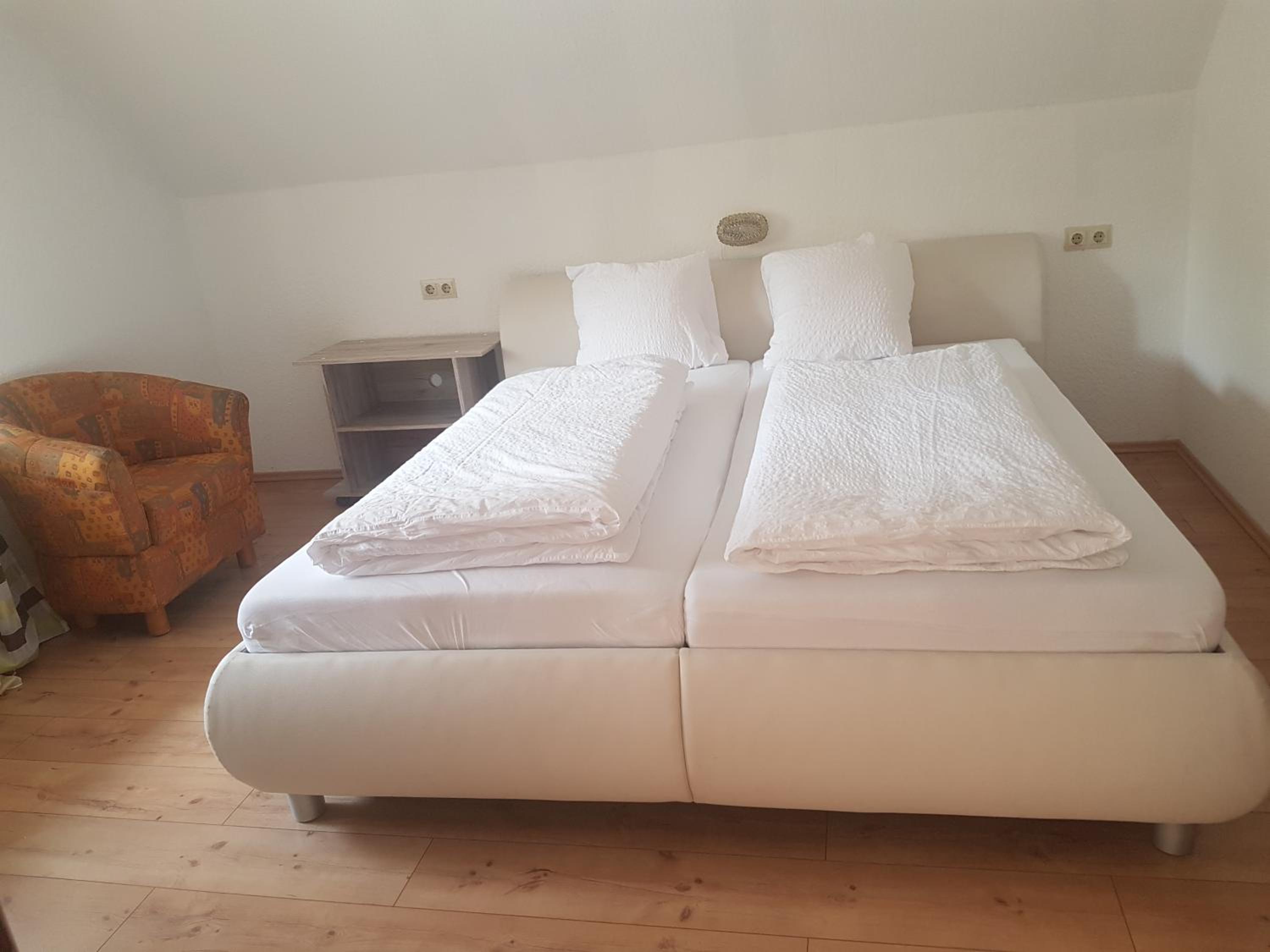 Double Room with Shared Bathroom photo 3