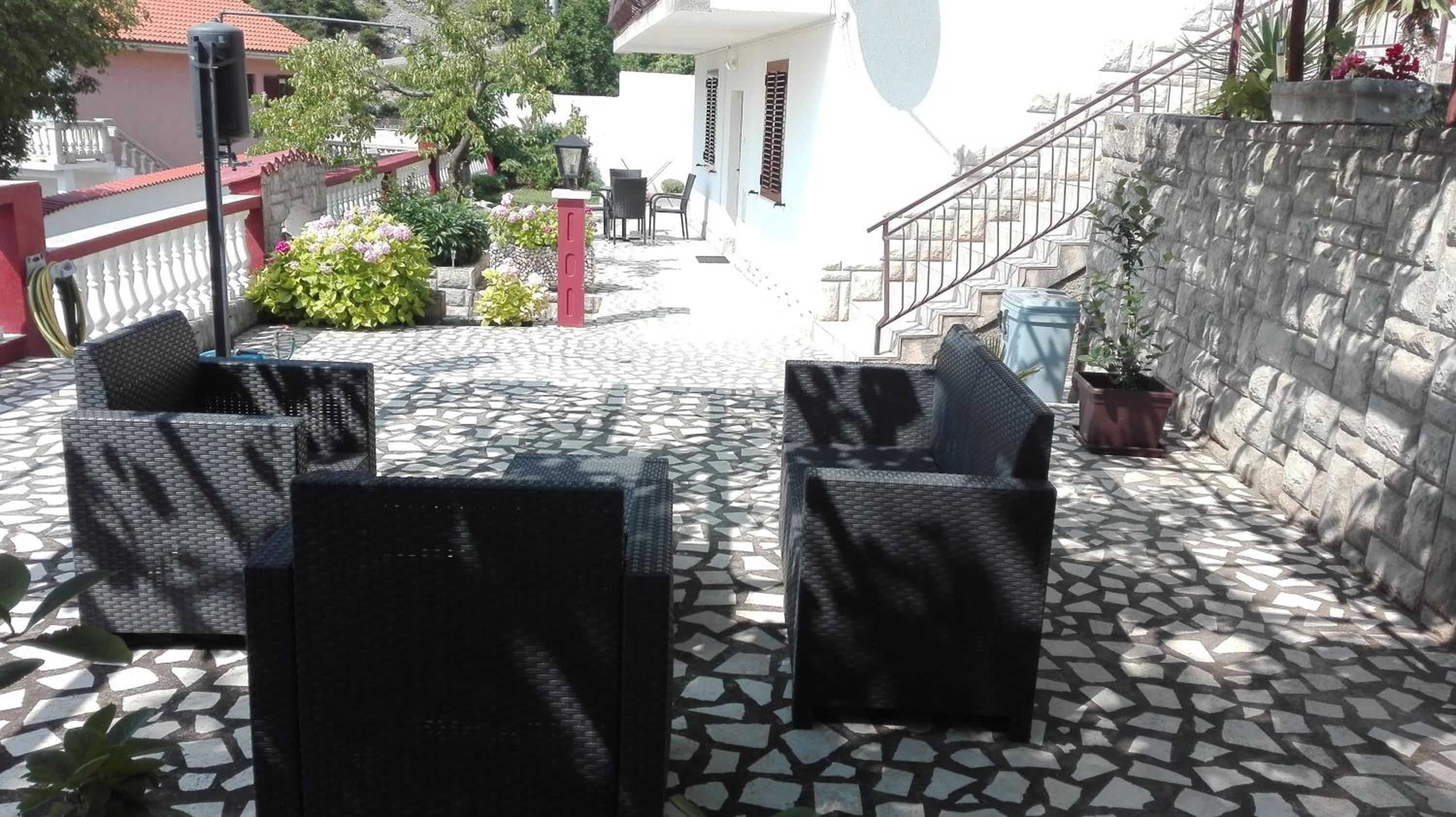 Apartment with Sea View - Photo 2