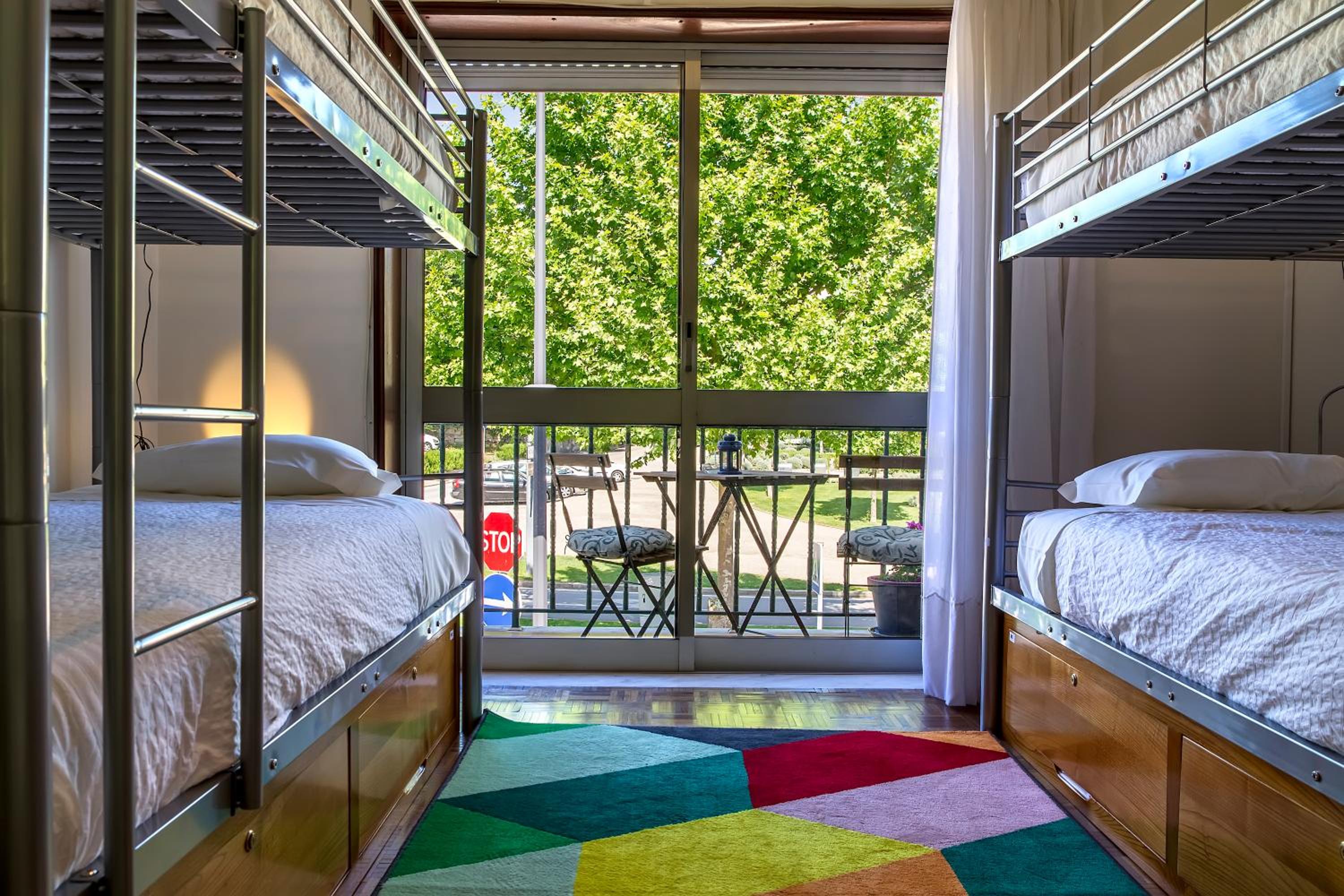 Quadruple Room with Balcony - Photo 5