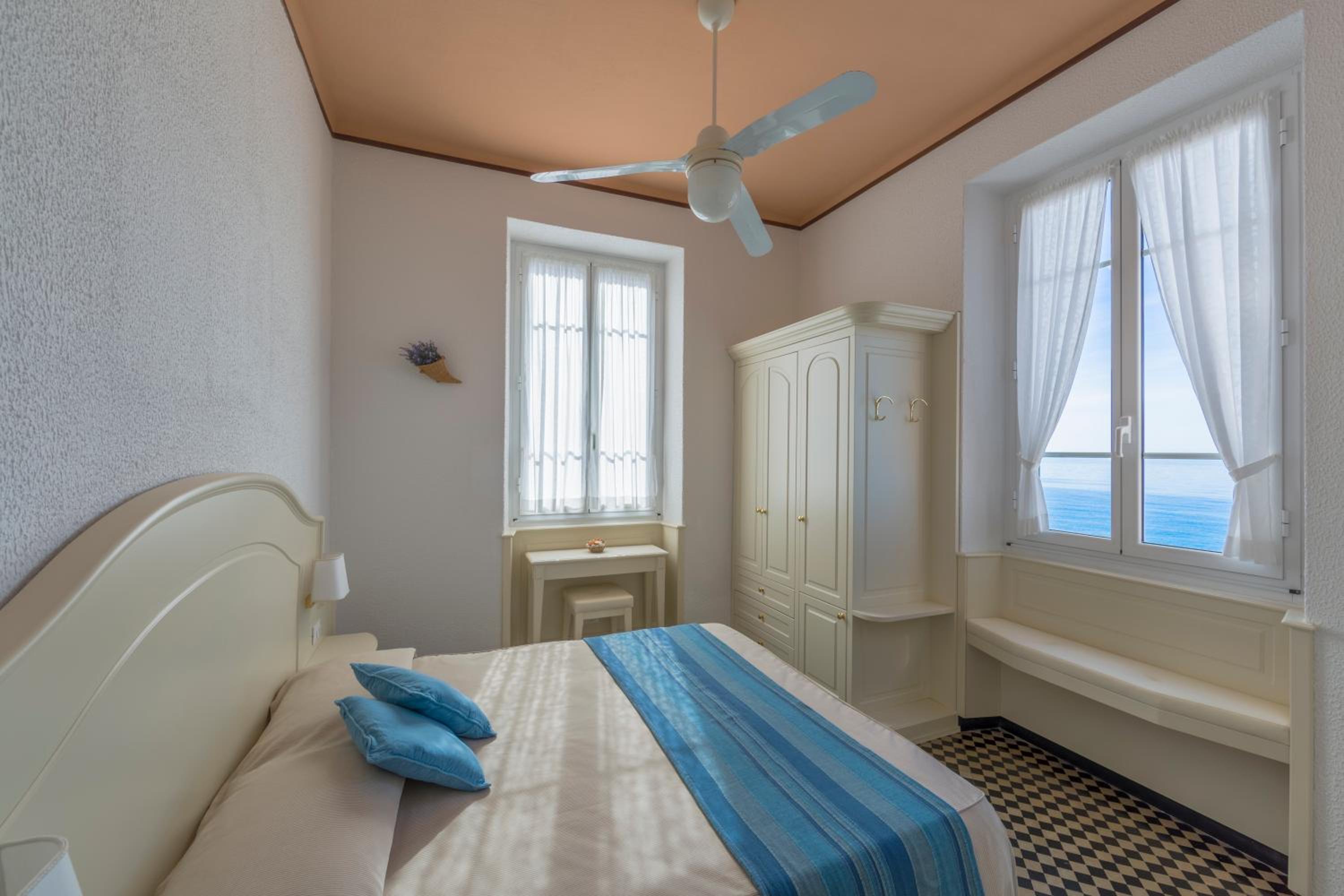 Double Room with Sea View - Beach Package