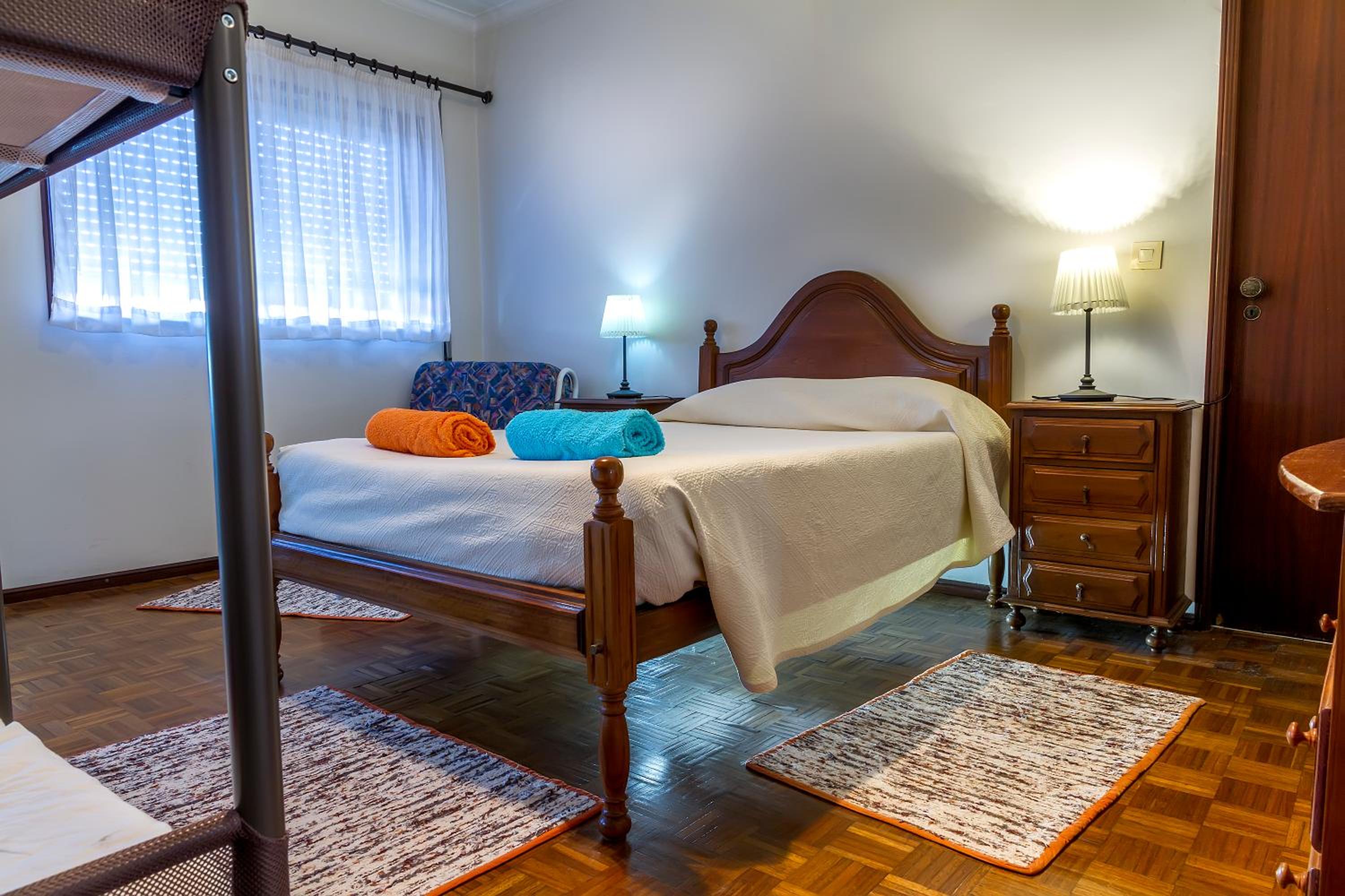 Quadruple Room with Private Bathroom - Photo 4