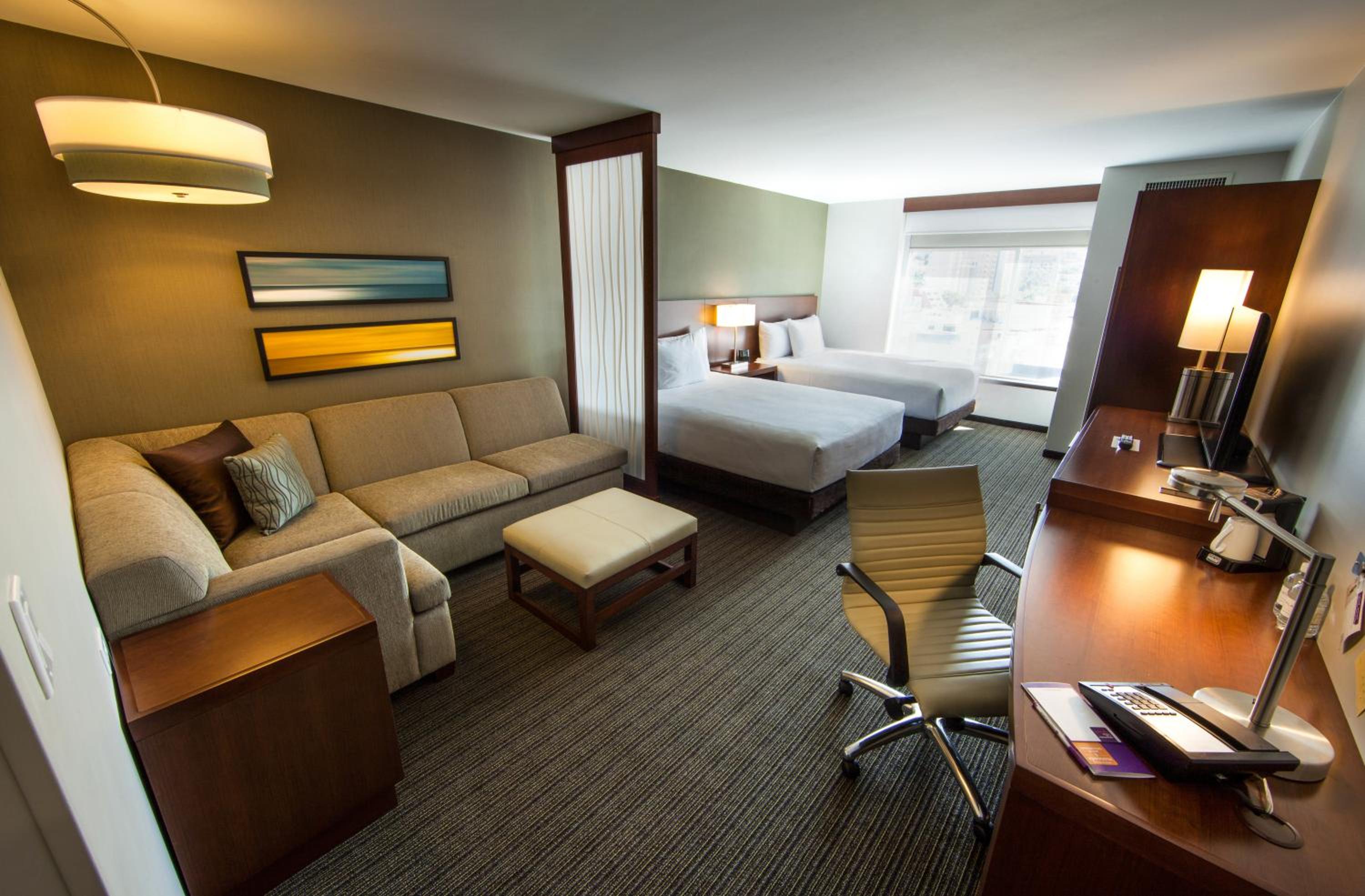 Double Room with Two Double Beds and Sofa bed - High Floor - Photo 1