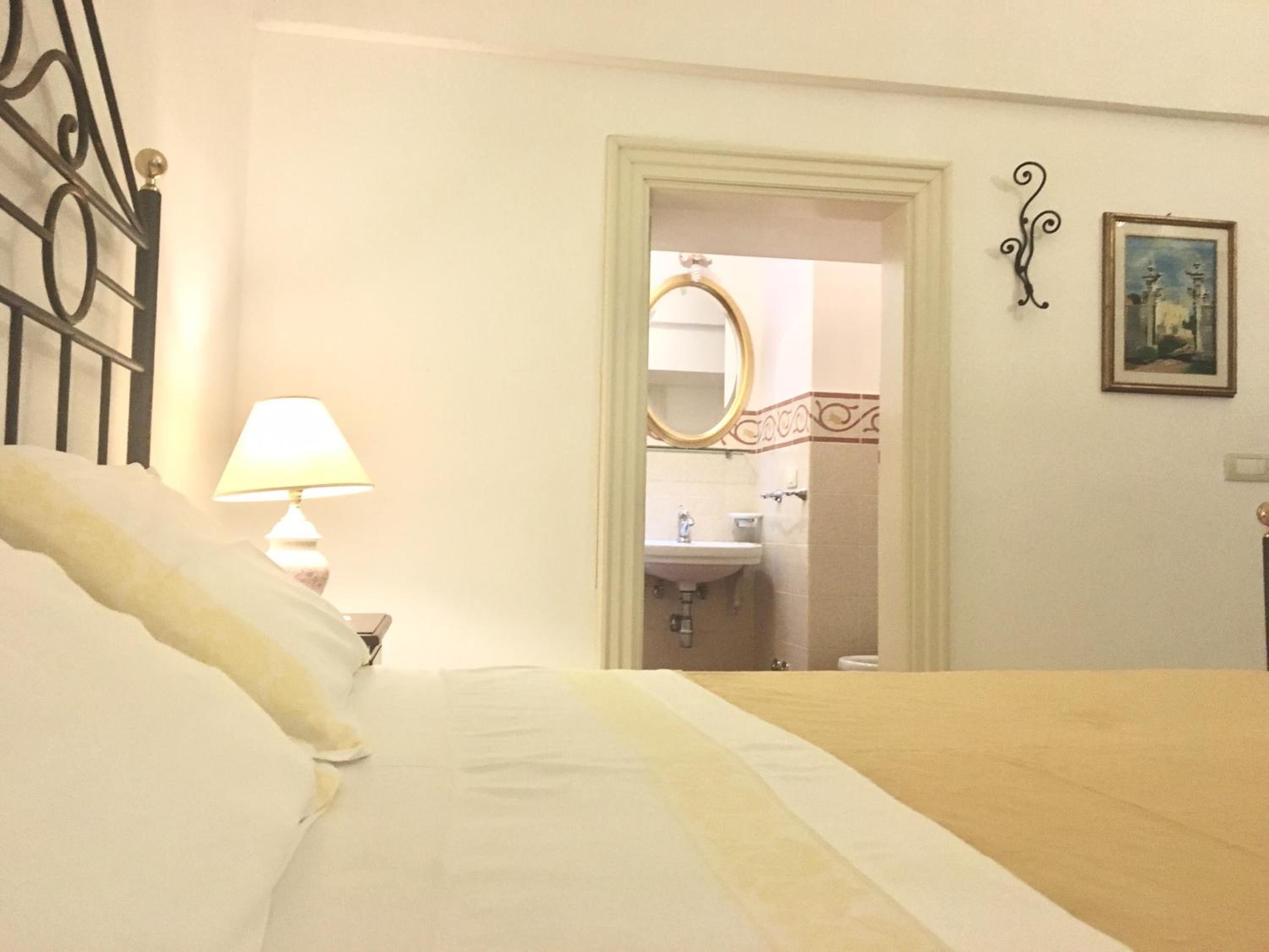 Deluxe Room (2 Adults + 1 Child) photo 2