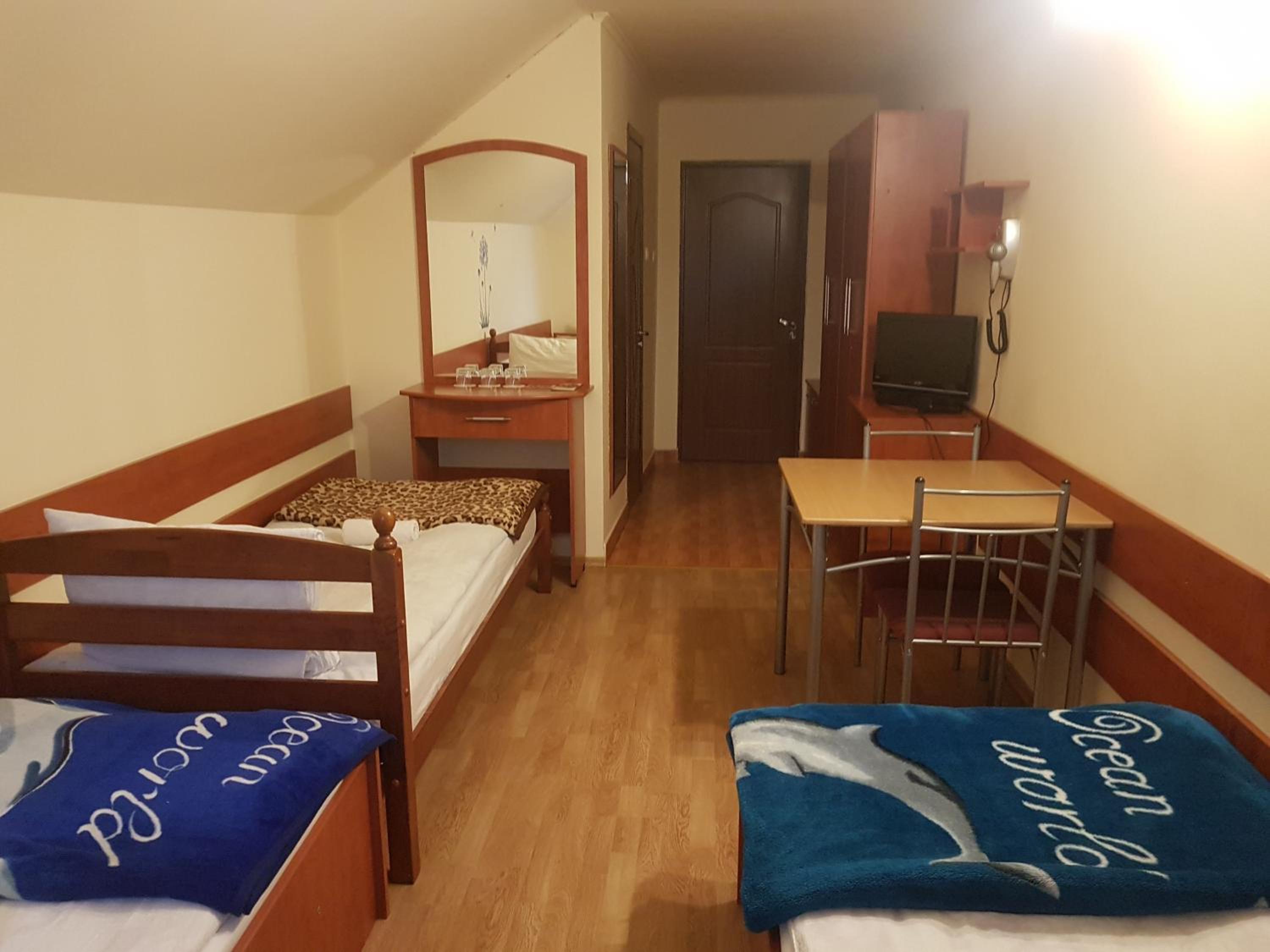 Triple Room with Bathroom photo 2