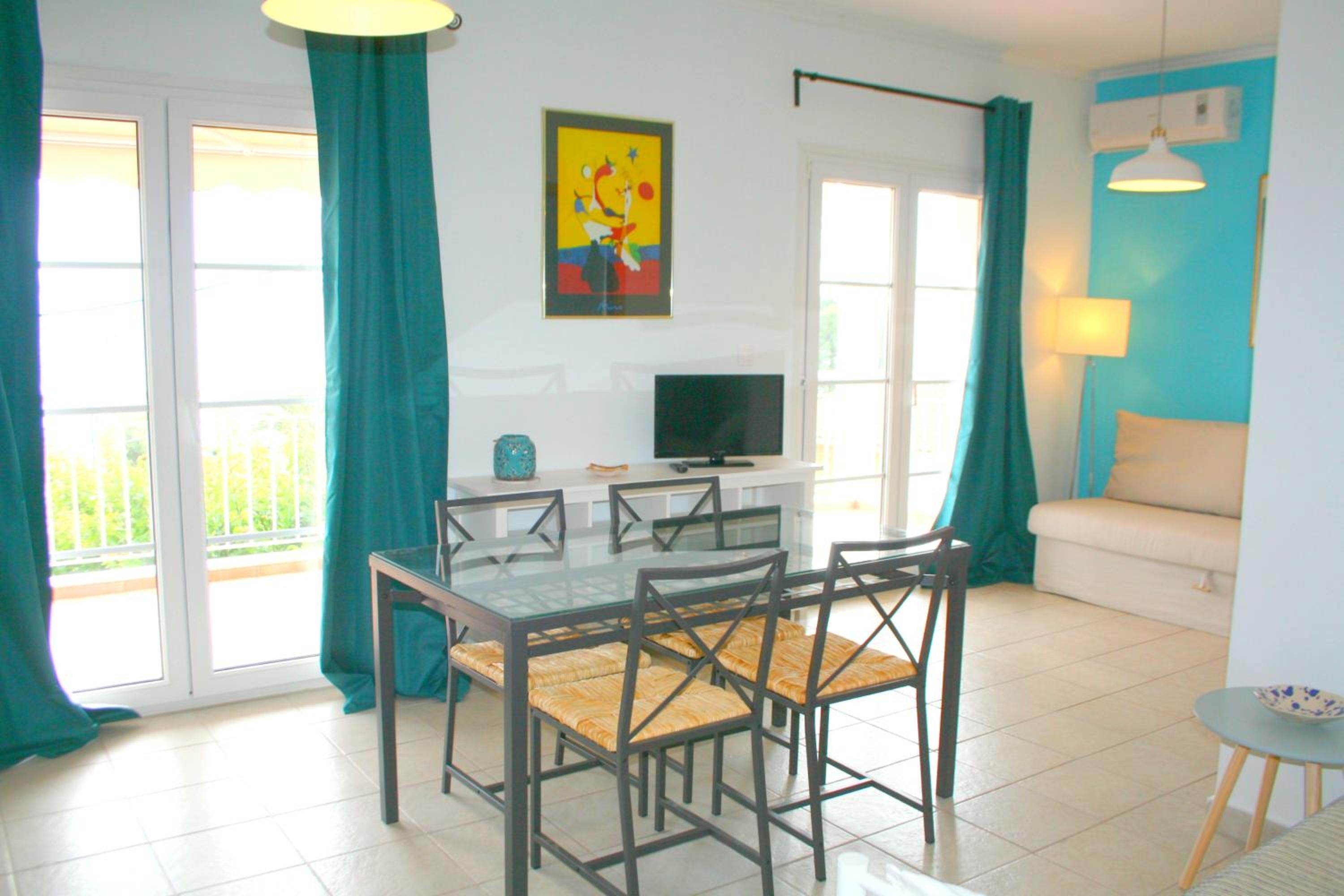 Deluxe One-Bedroom Apartment with Ocean View photo 3