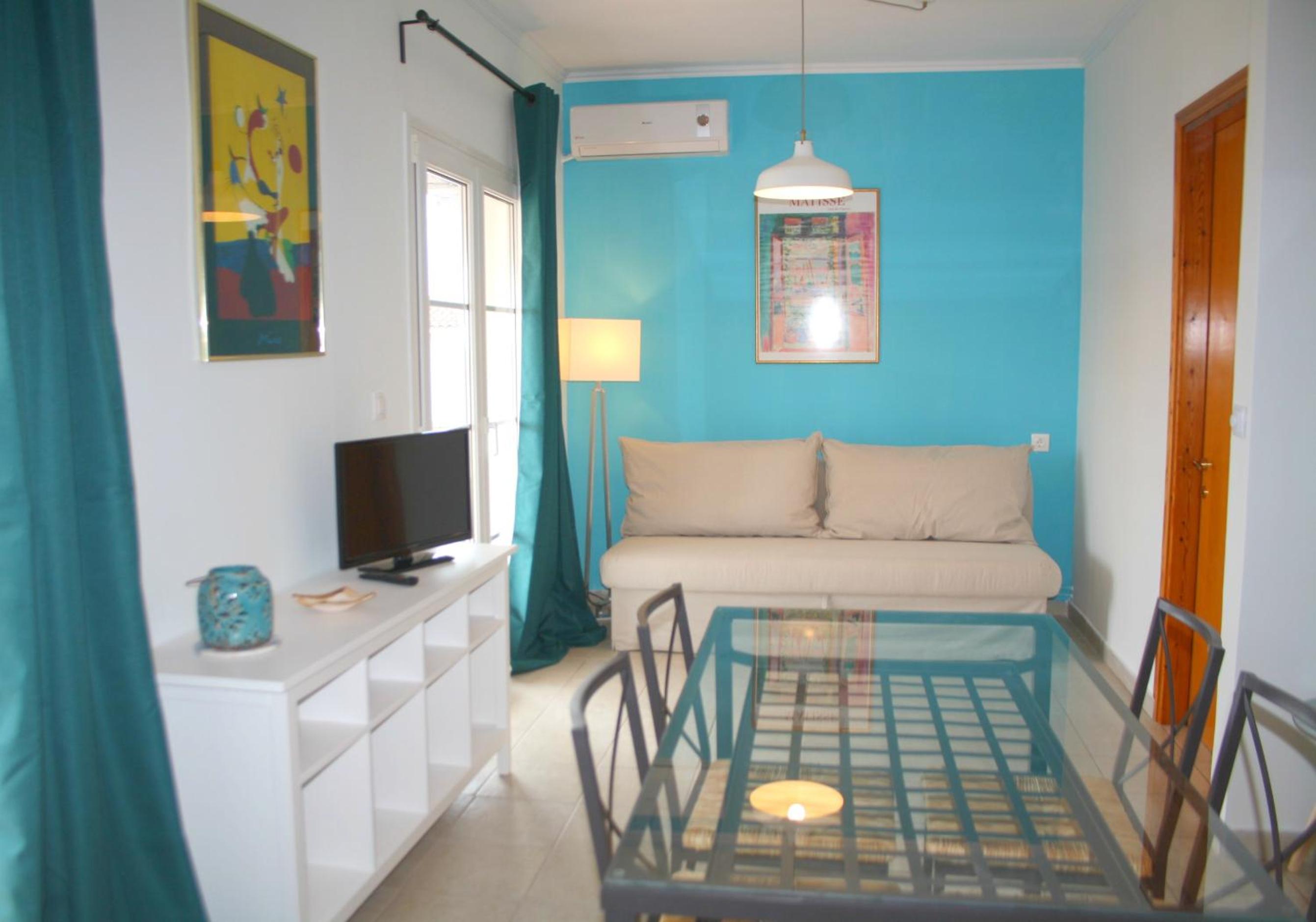 Deluxe One-Bedroom Apartment with Ocean View photo 1