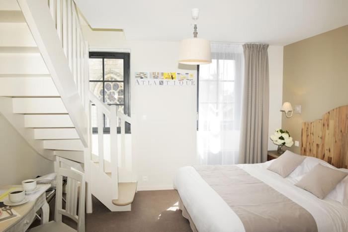 Duplex Suite - Photo 2