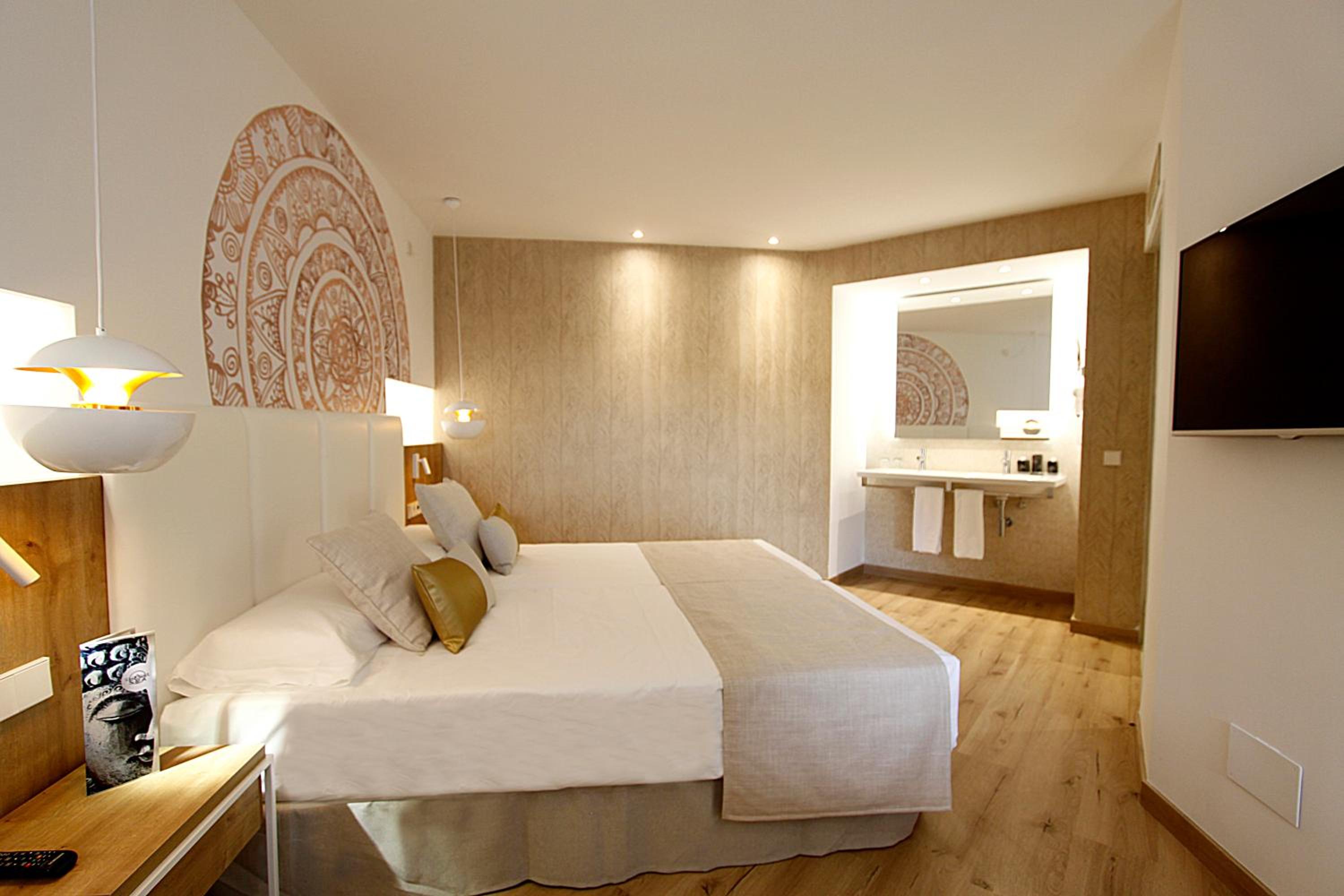 Standard Double Room with Pool View photo 3