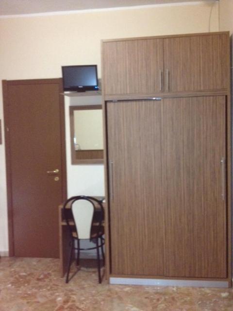 Double Room - Photo 5