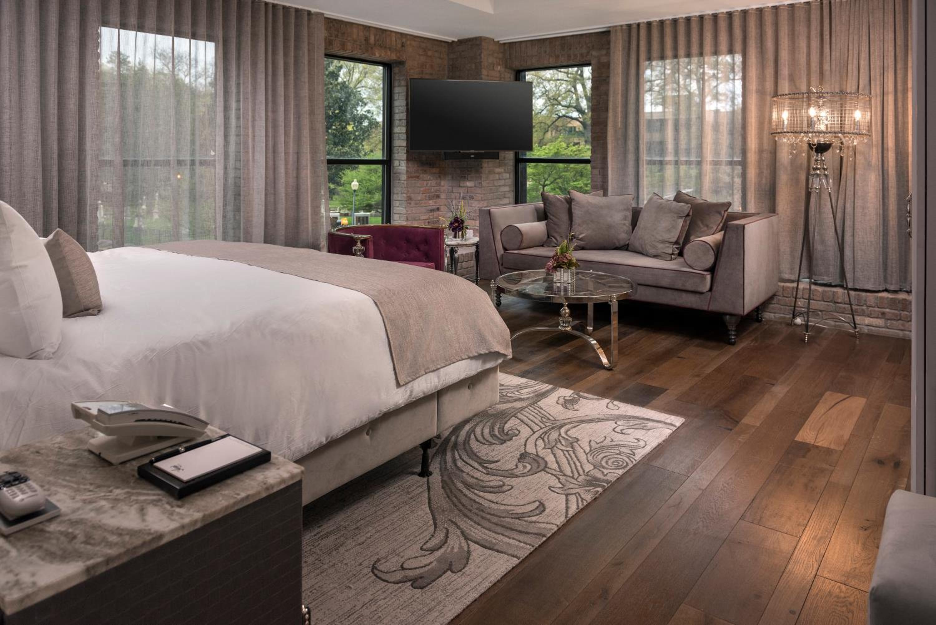 Deluxe King Room