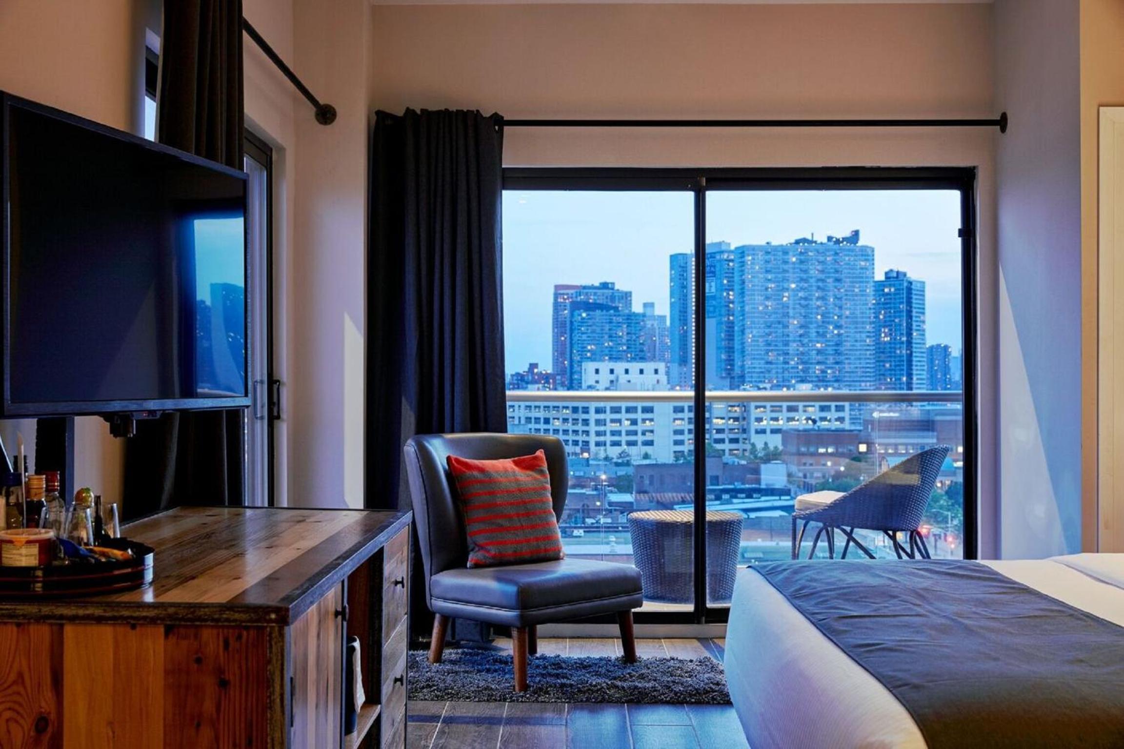 Premier King City View Room  - Photo 1