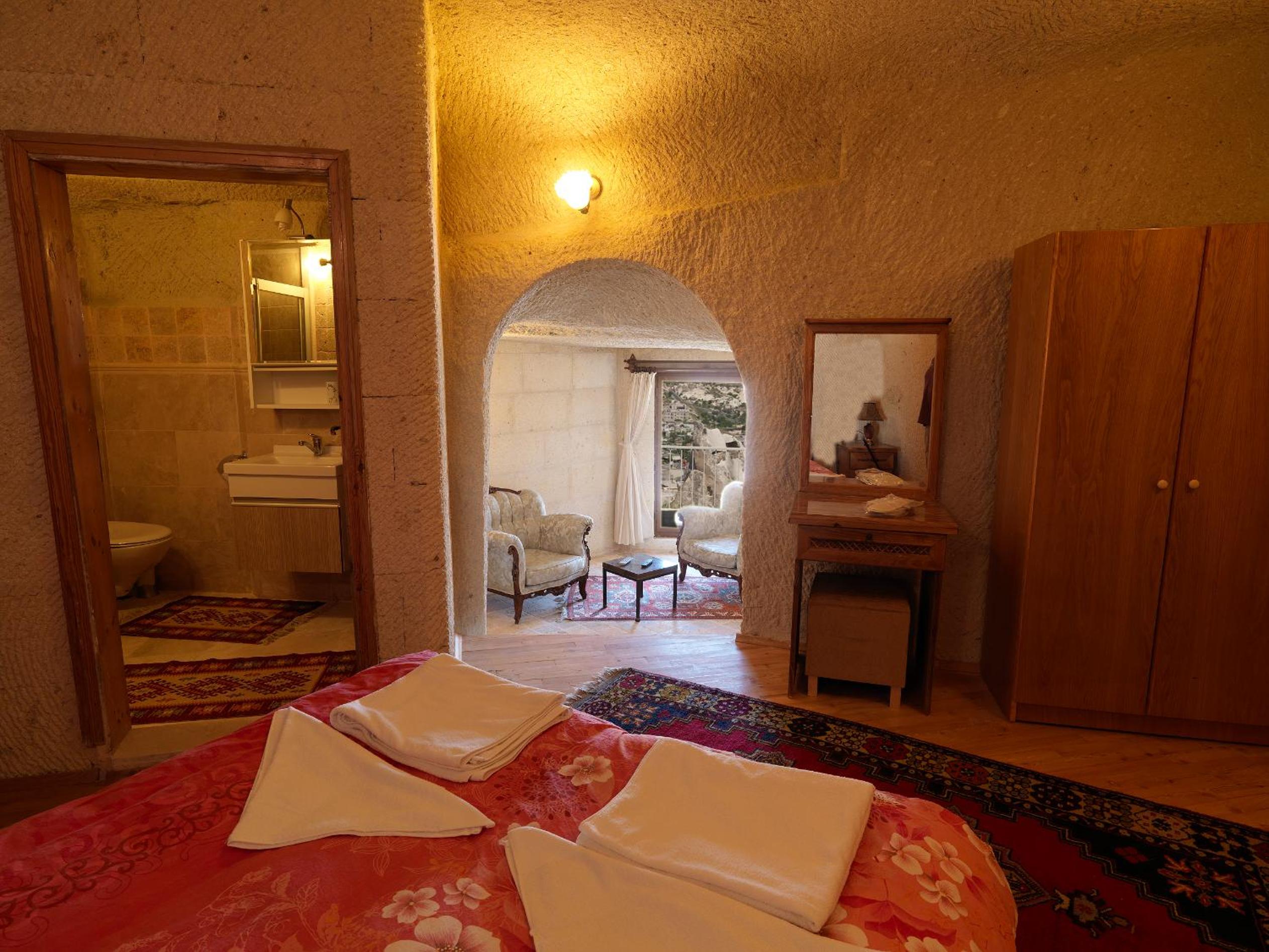 Panaromic Cave Room