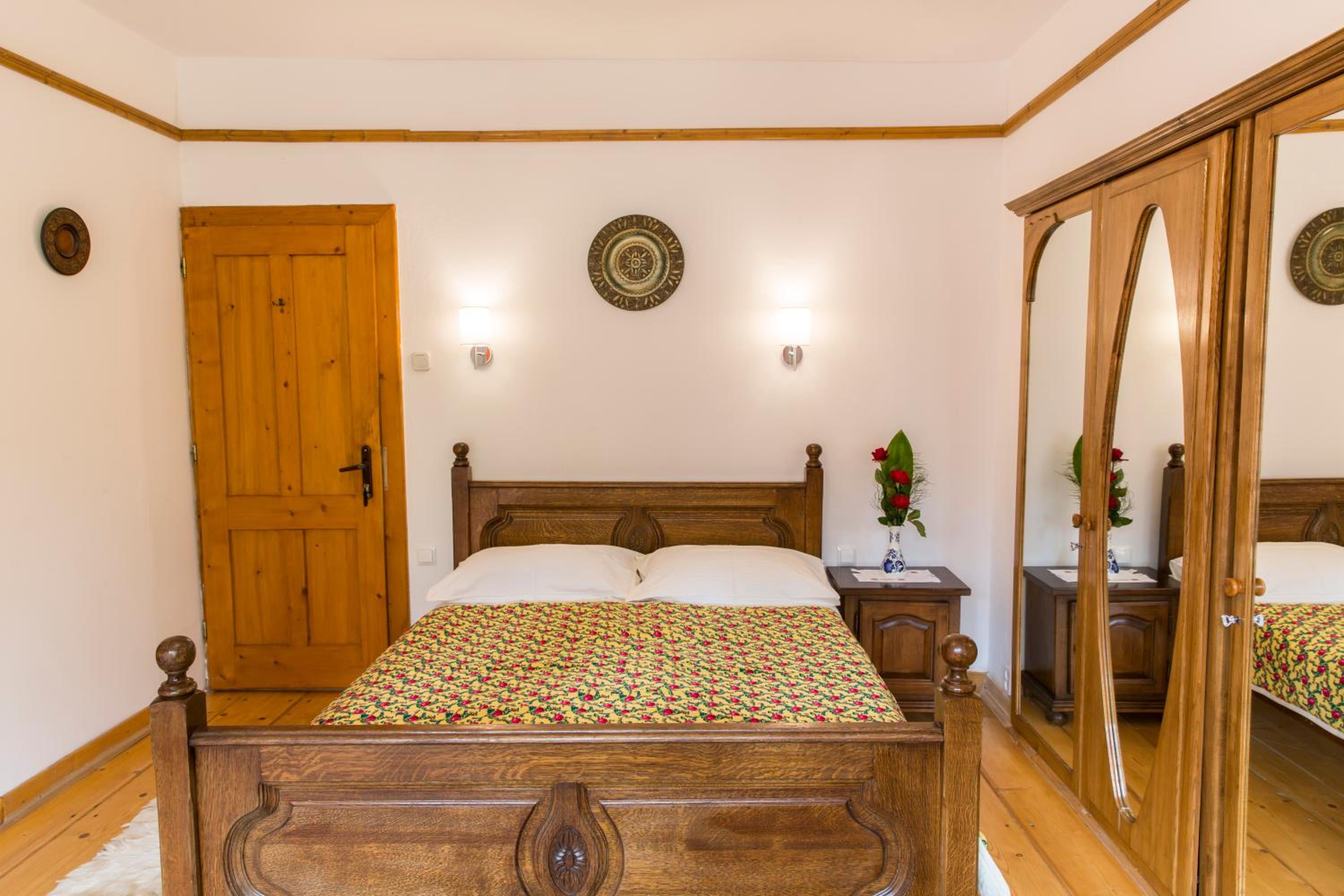 Quadruple Room with Balcony - Photo 2