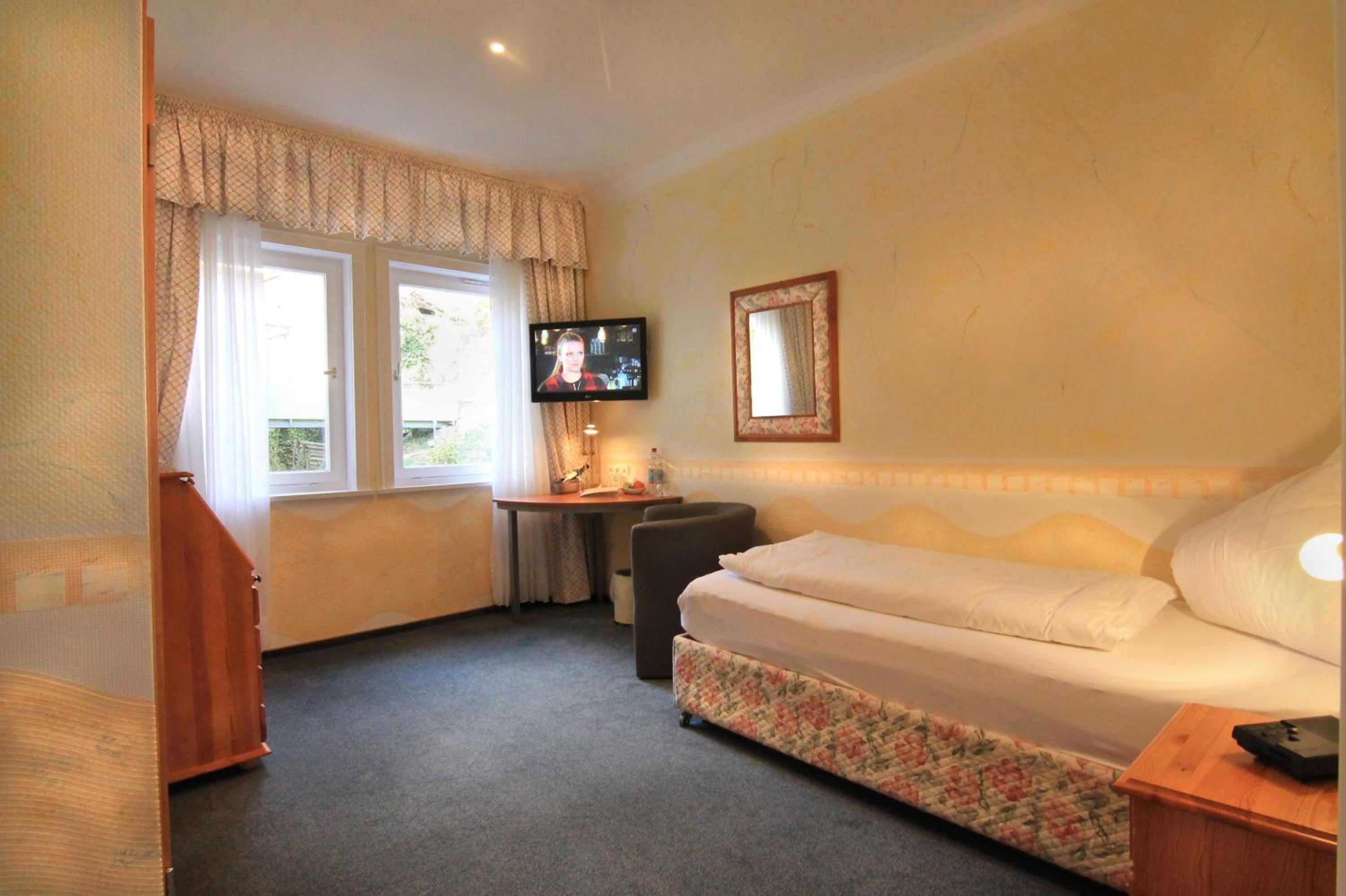 Single Room photo 2