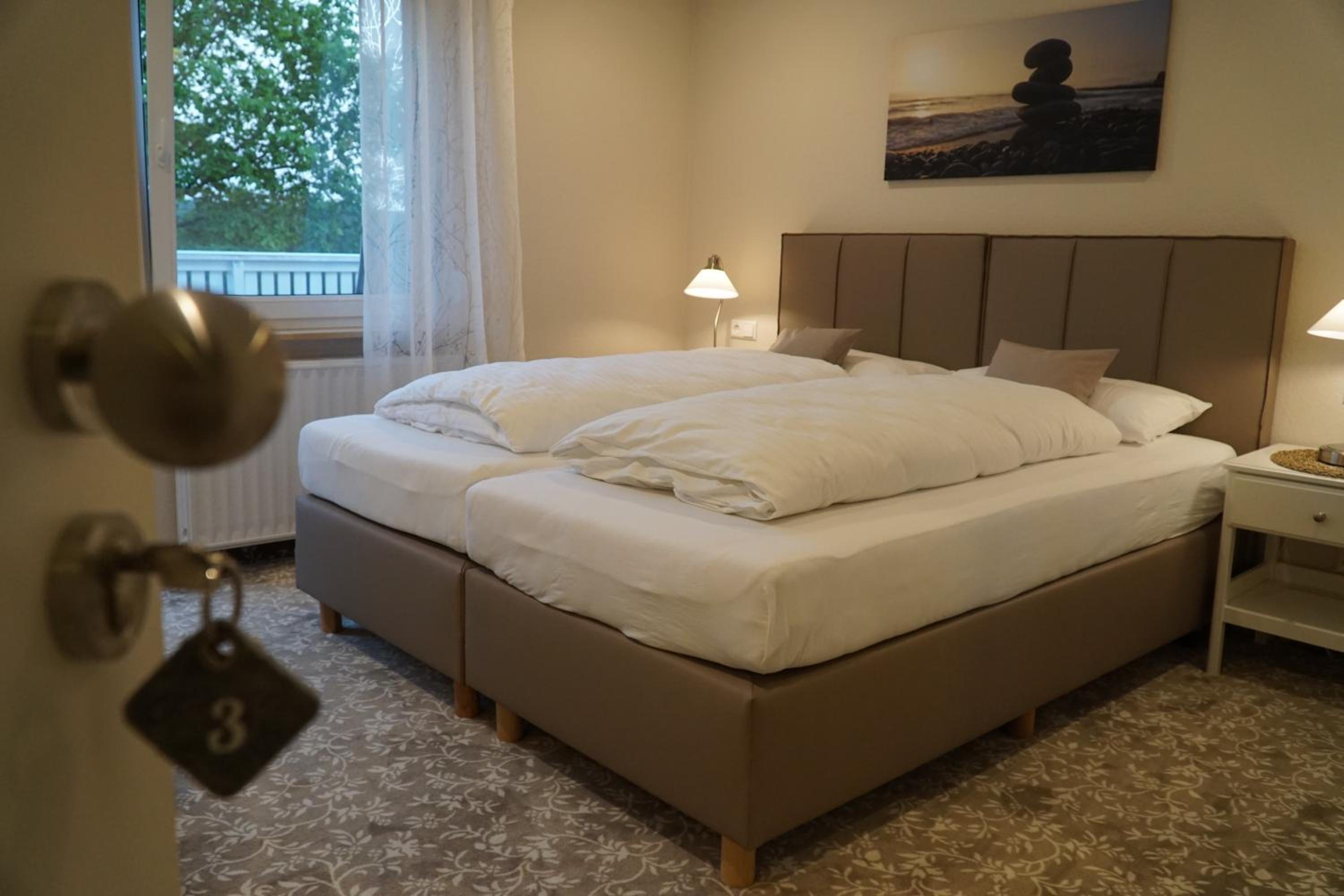 Doppelzimmer mit Balkon photo 2