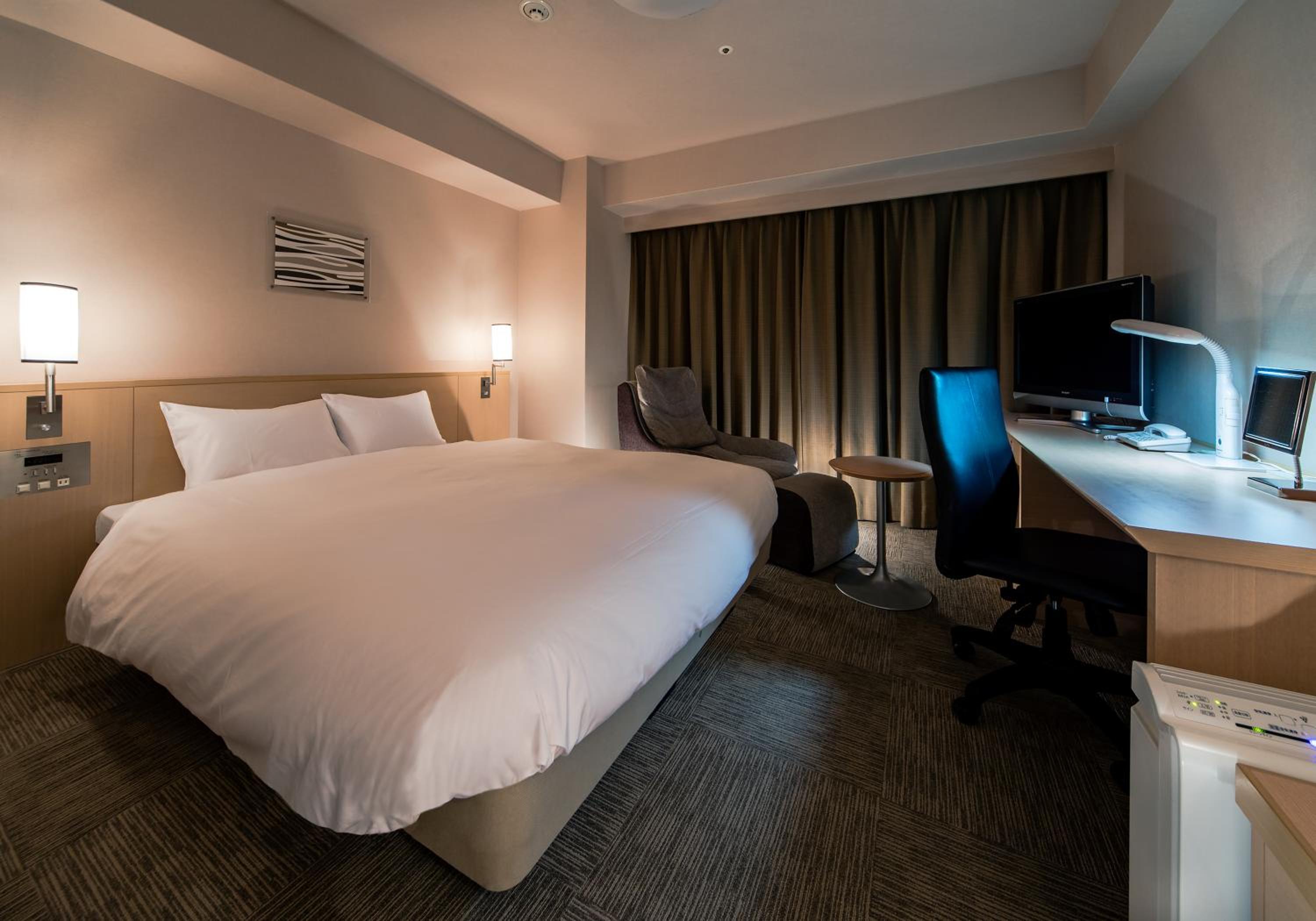 Deluxe Double Room - Smoking - Photo 10