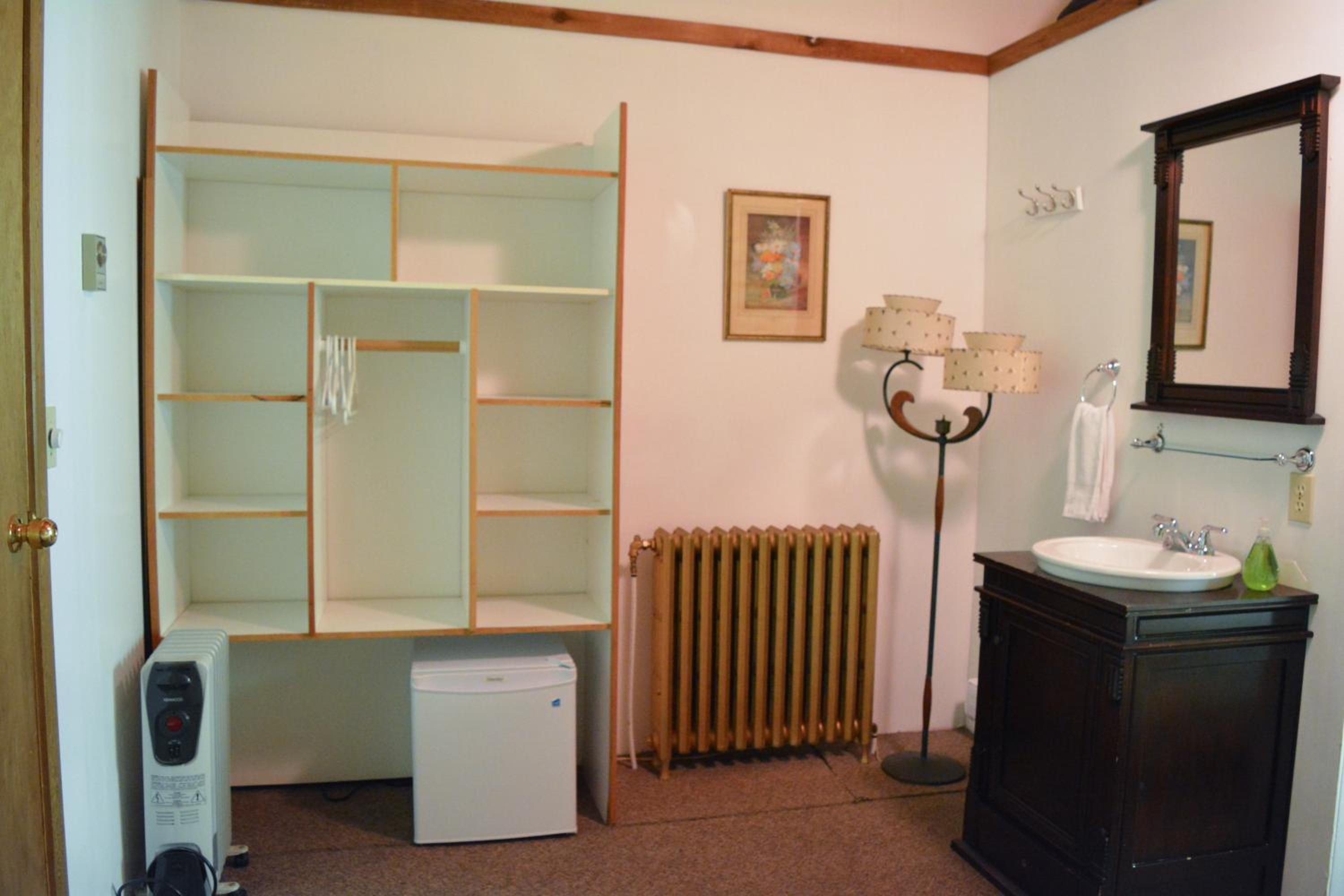 Queen Room with Two Queen Beds photo 3