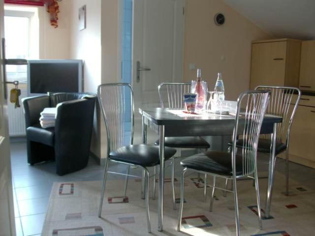 One-Bedroom Apartment with Balcony - 1 - Photo 10