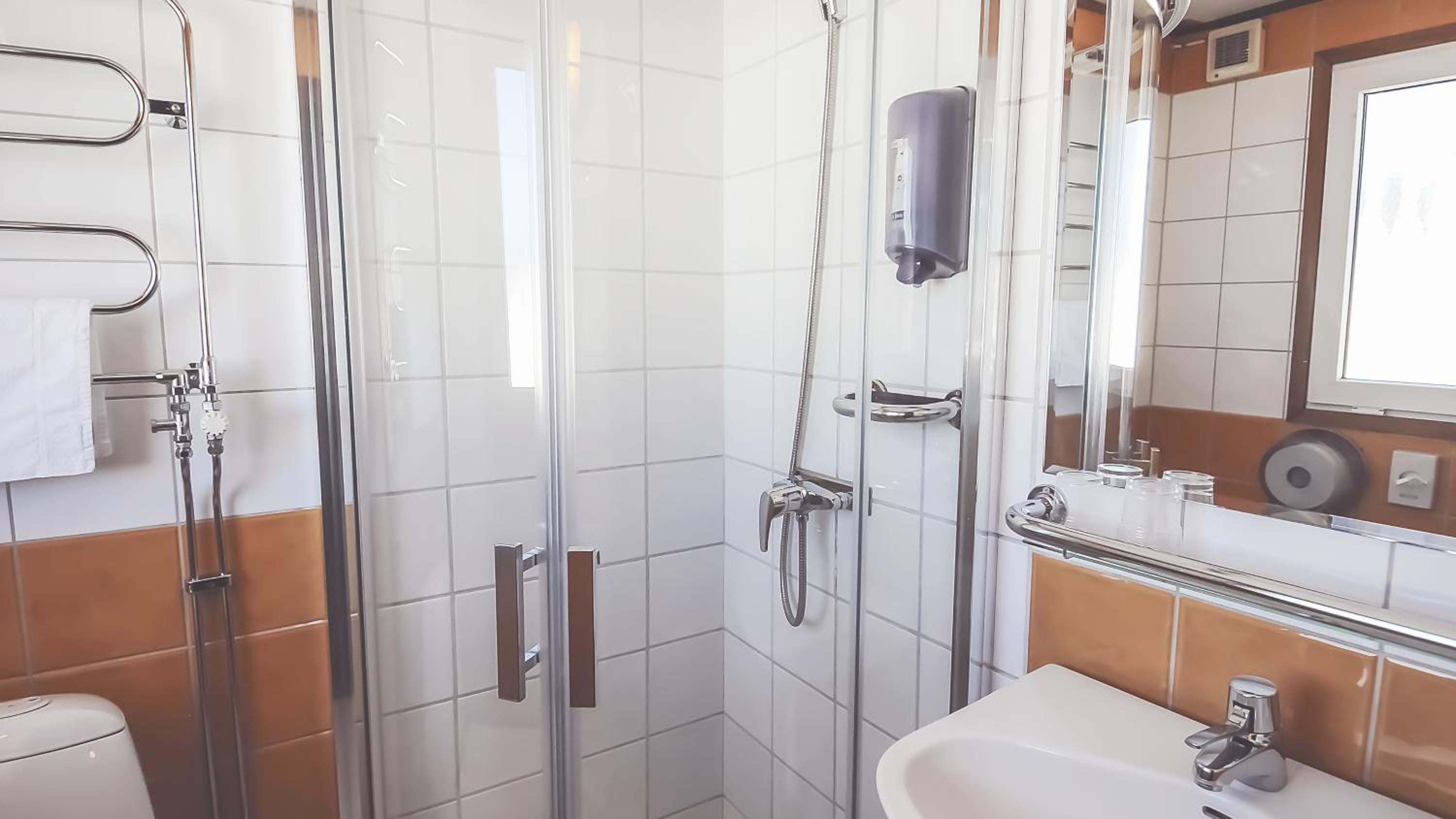 Superior Double Room with Private Bathroom - Sea Views - Photo 3