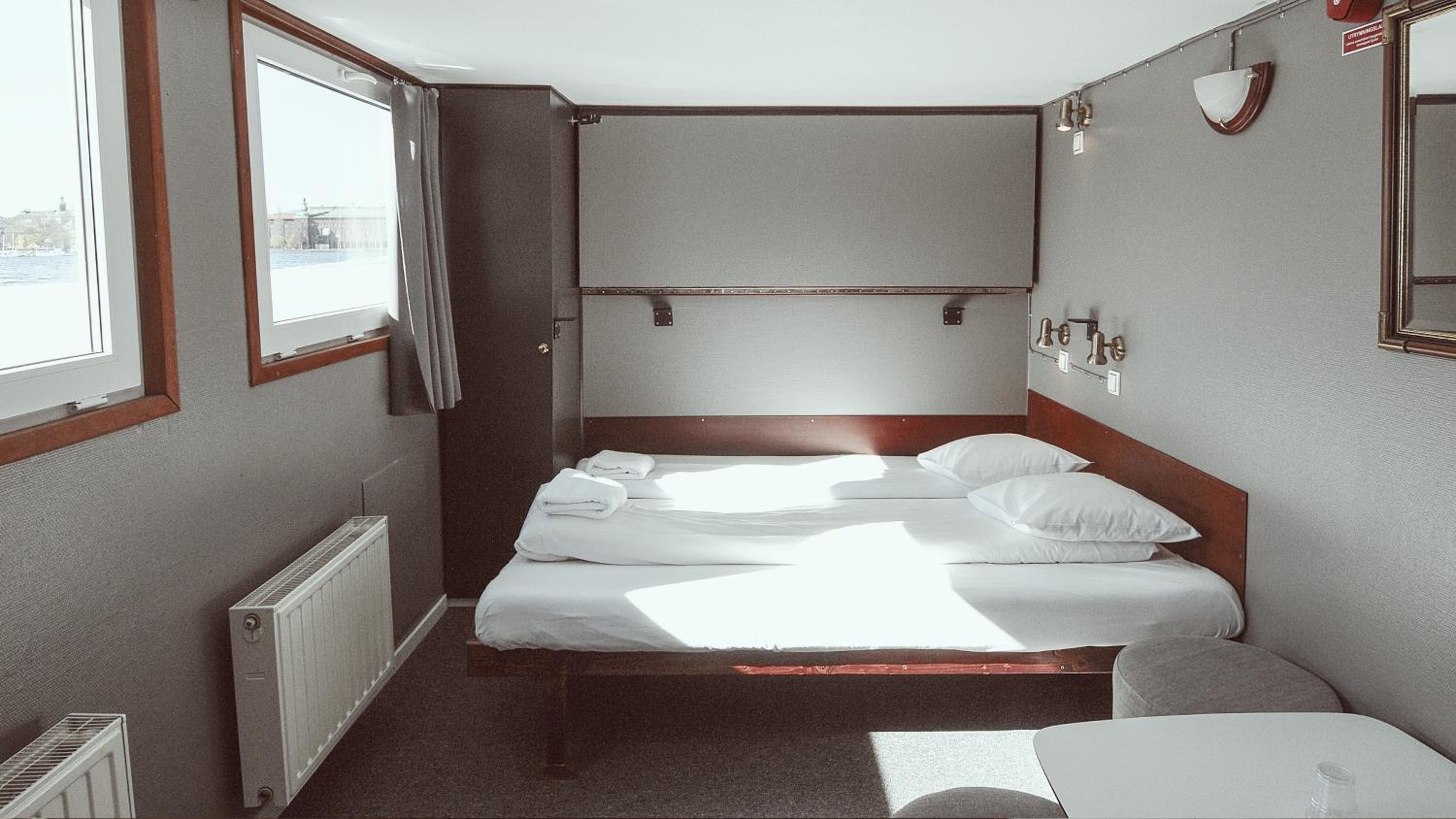 Superior Double Room with Private Bathroom - Sea Views - Photo 8
