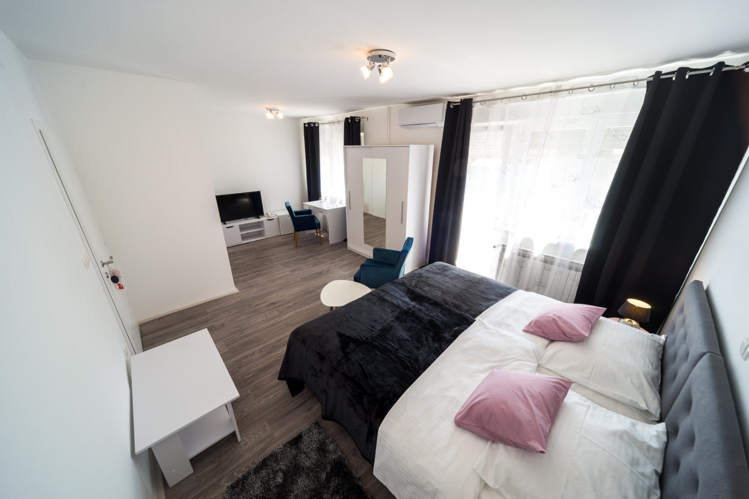 Superior Double or Twin Room with Terrace