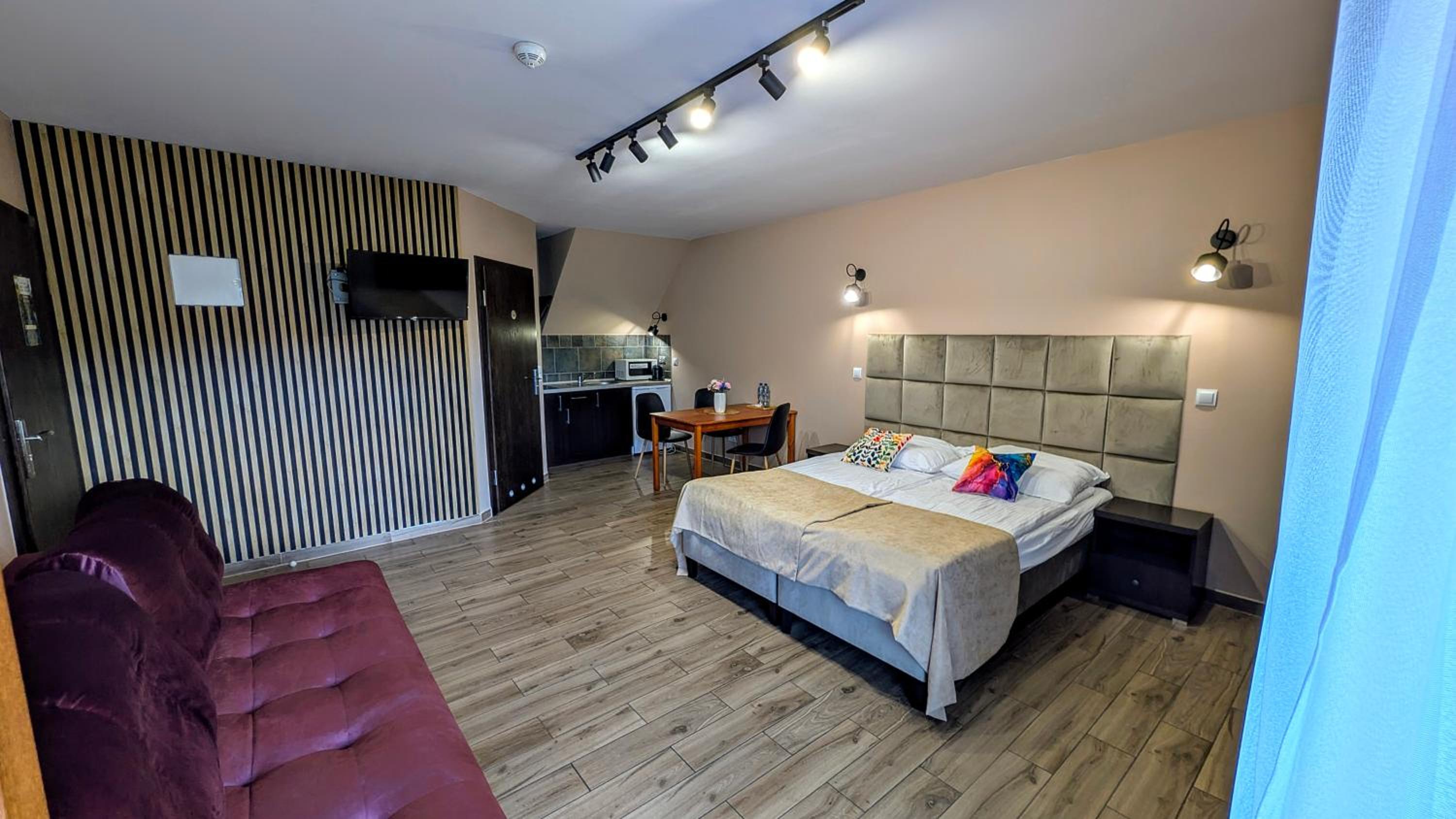 One-Bedroom Family Apartment photo 3