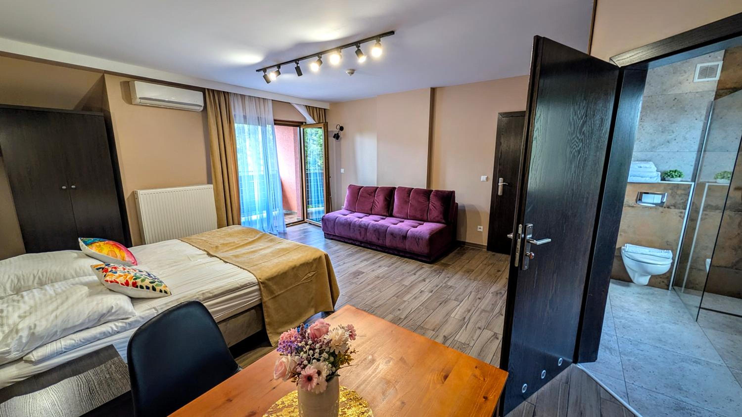 One-Bedroom Family Apartment photo 2