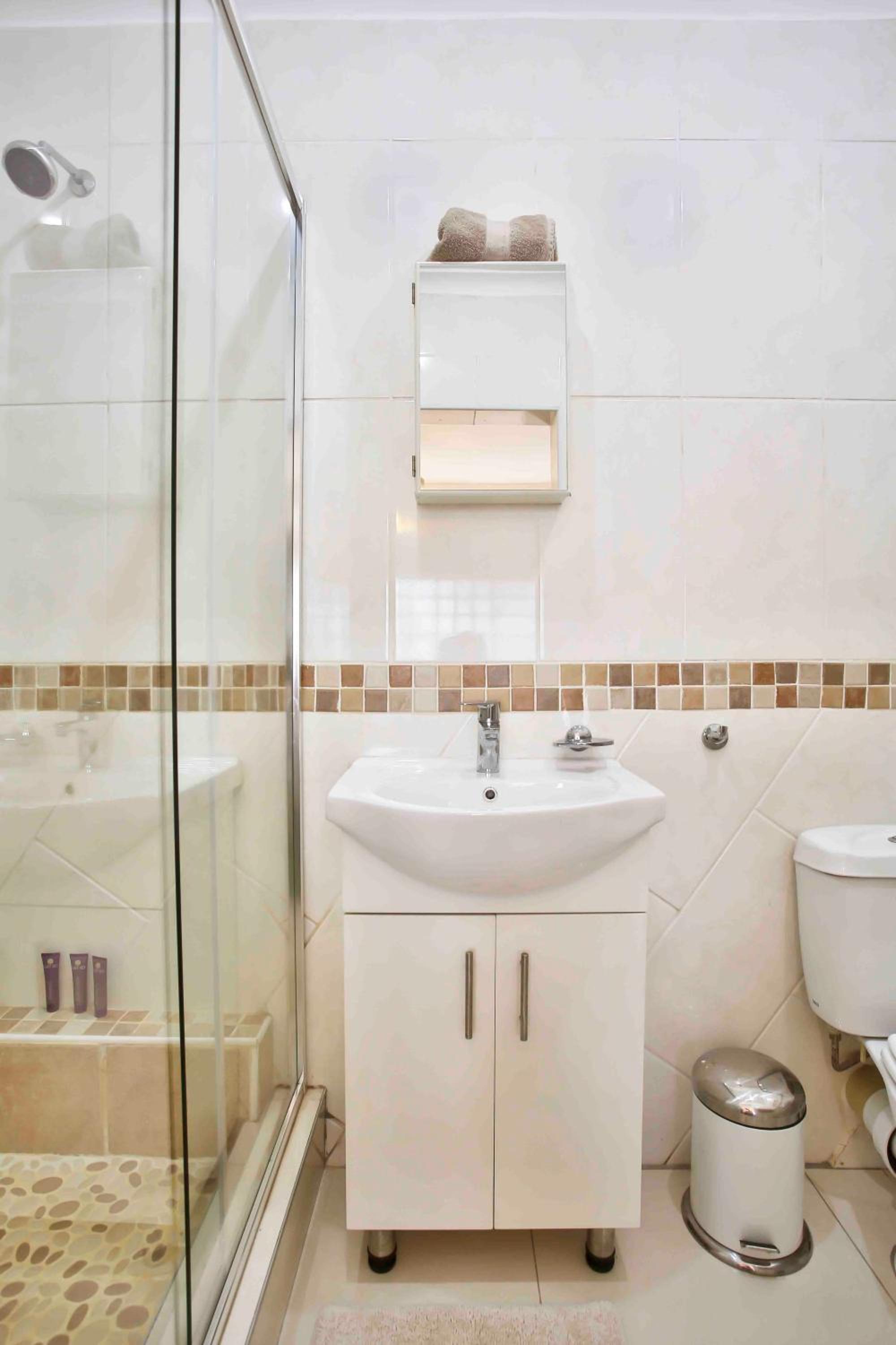 Twin/Double Room photo 2
