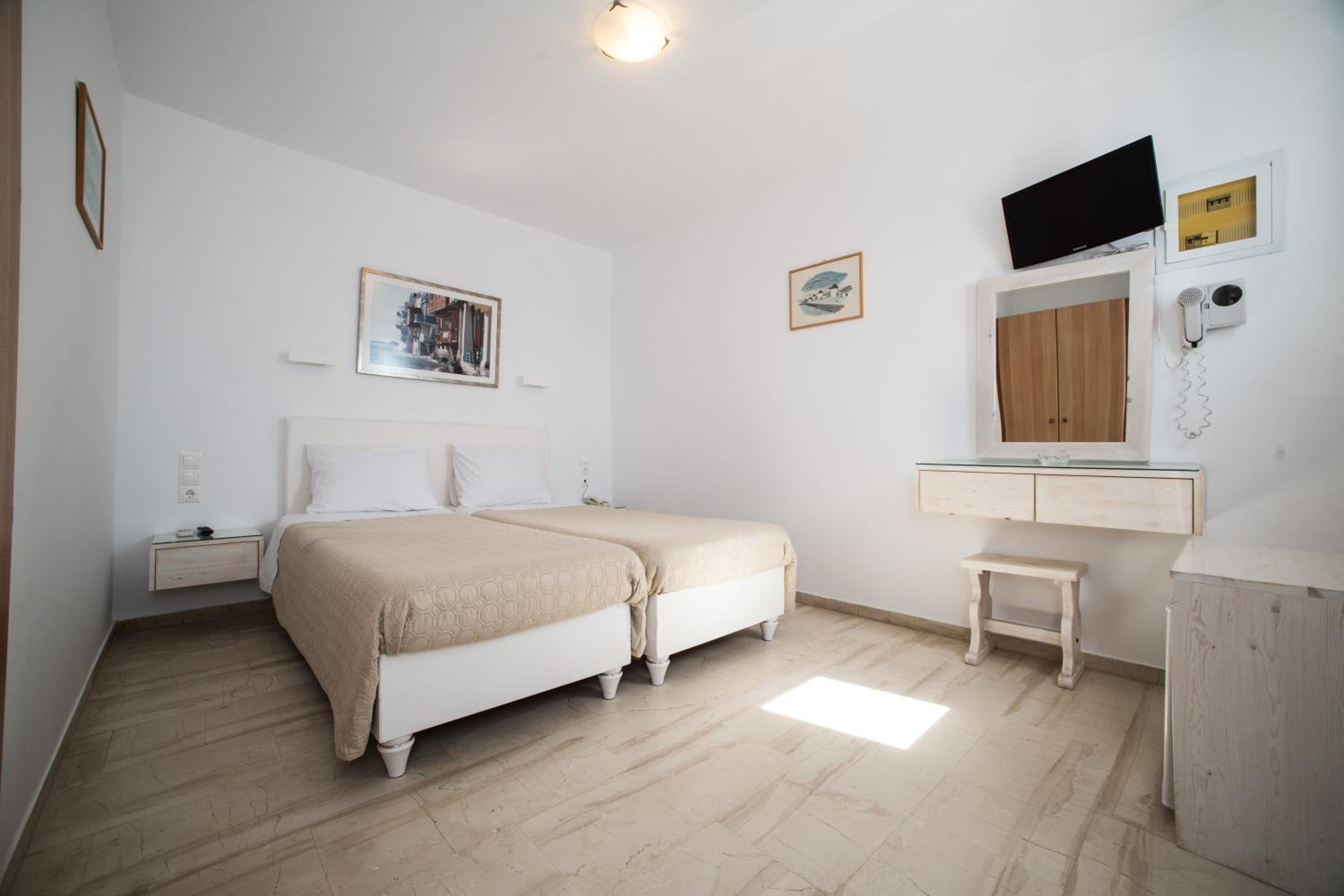 Economy Double or Twin Room photo 3