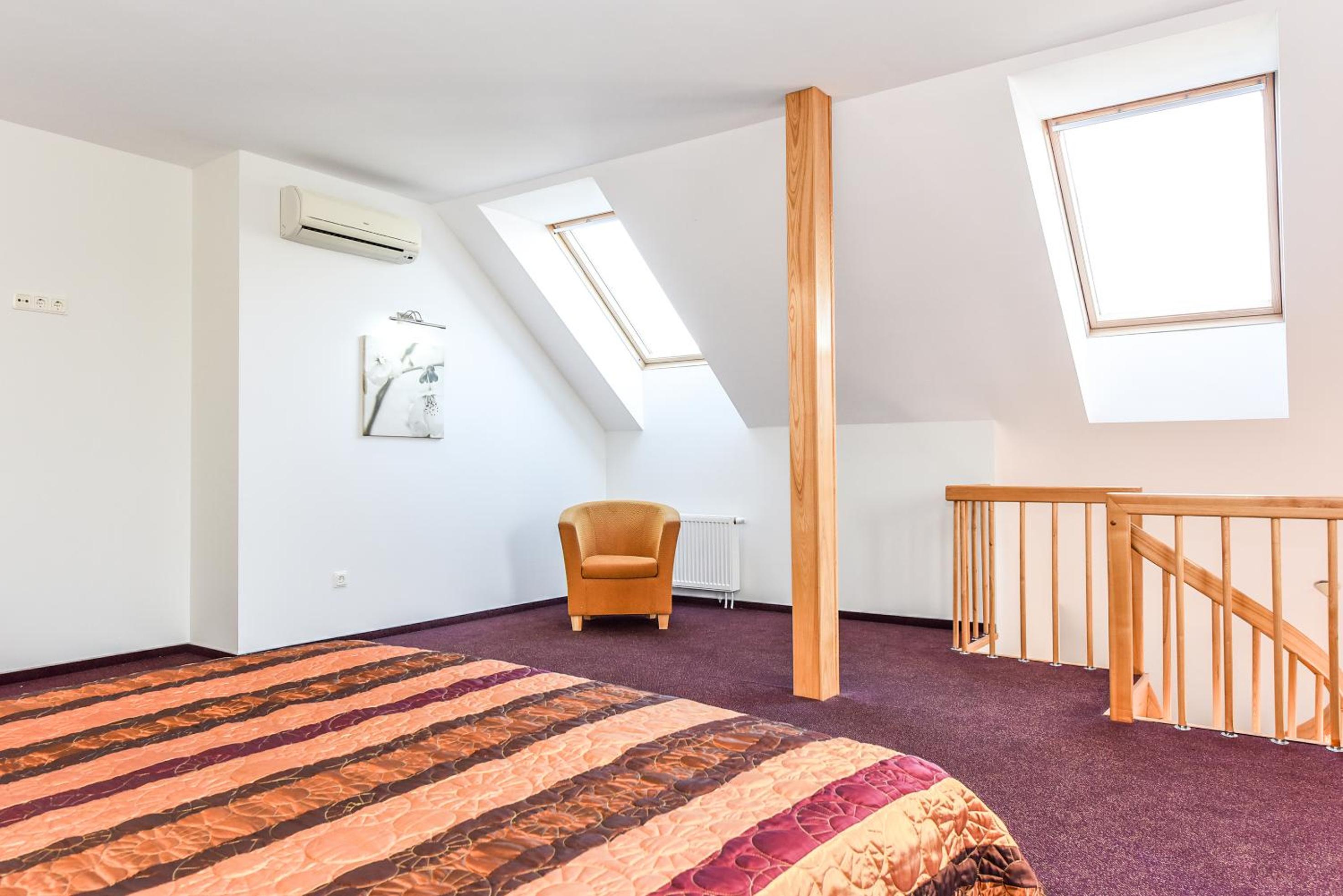 Standard Suite - Photo 8