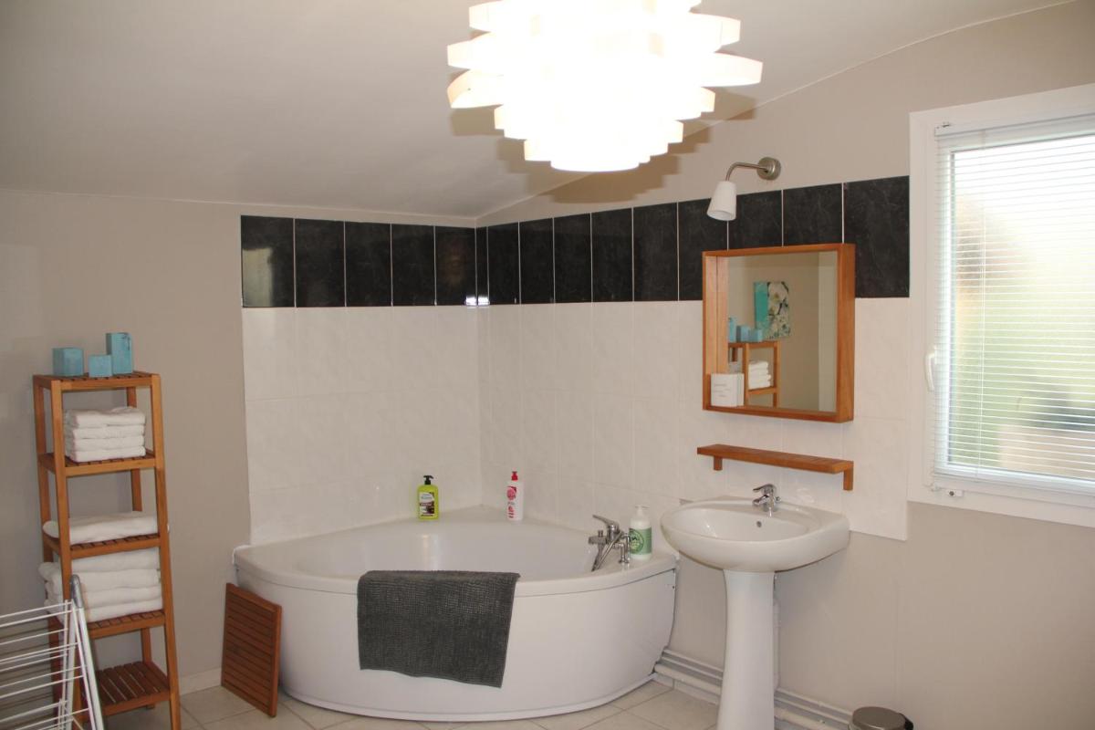 Four-Bedroom House photo 3