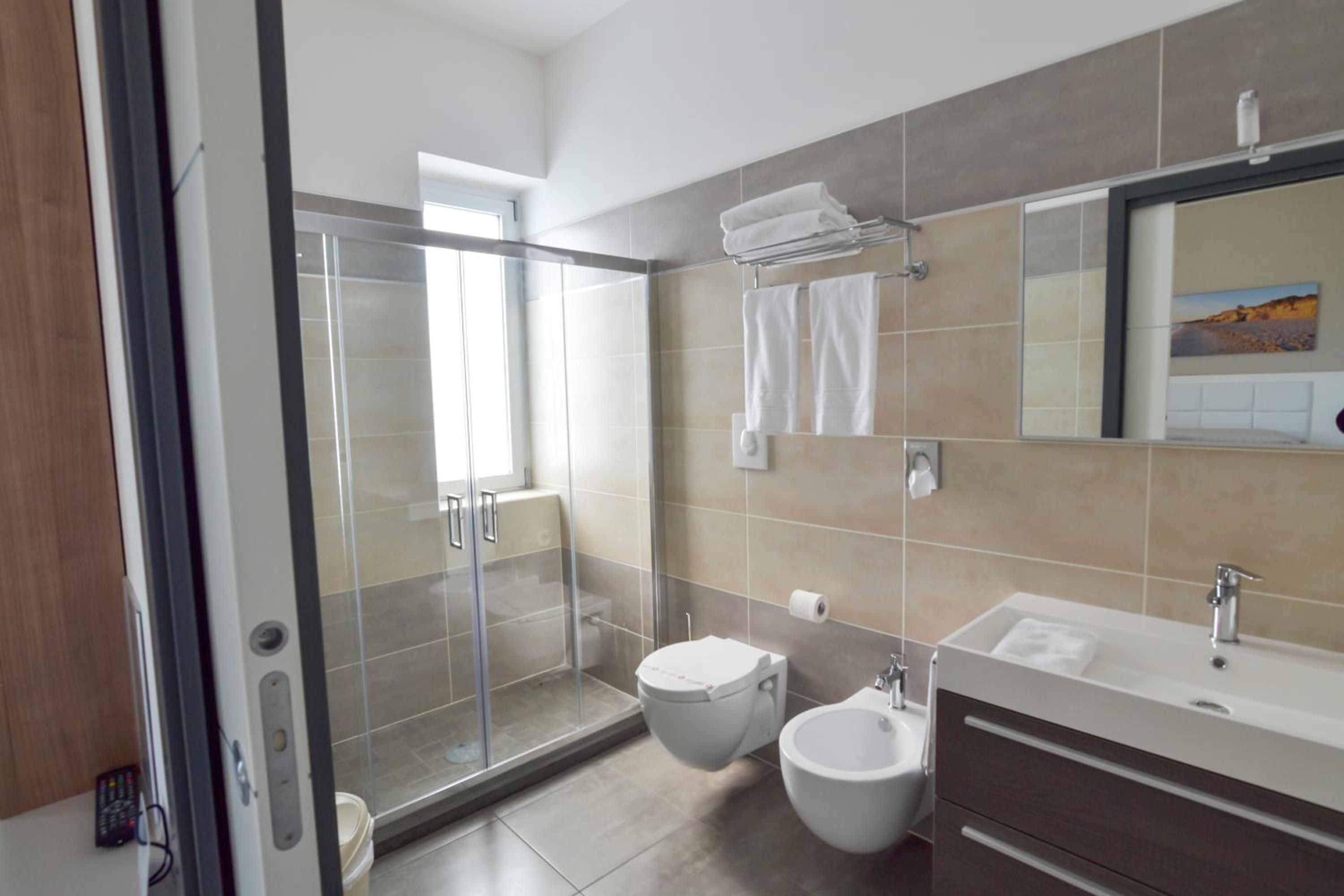 Triple Room - Photo 8