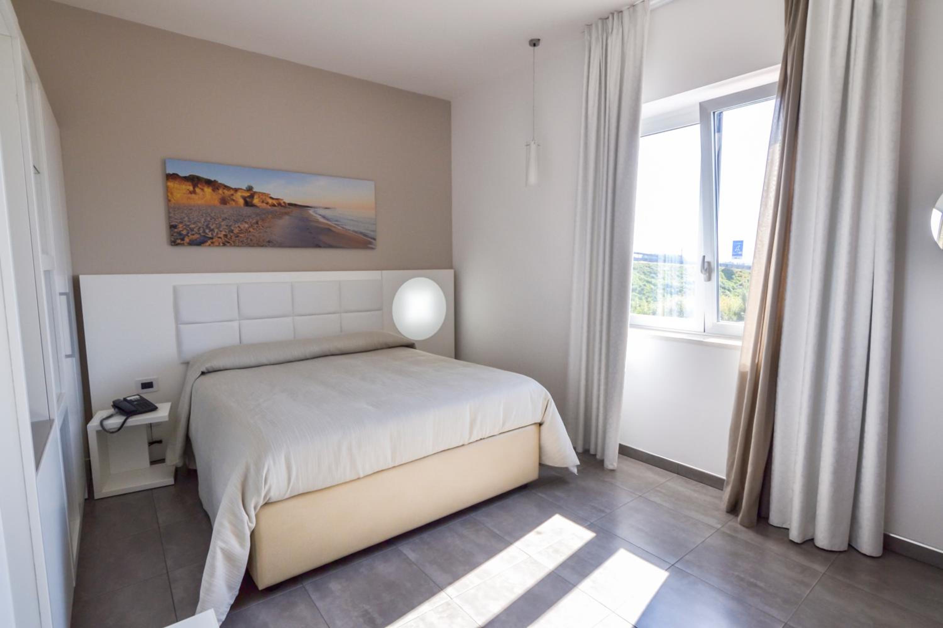 Double Room - Photo 13