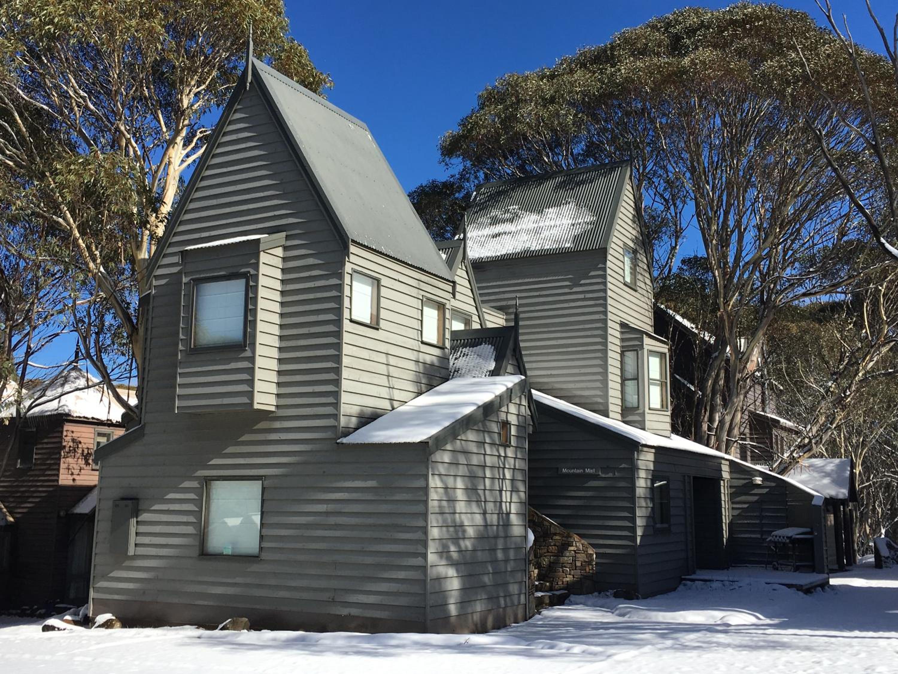 Three-Bedroom House with Loft photo 3